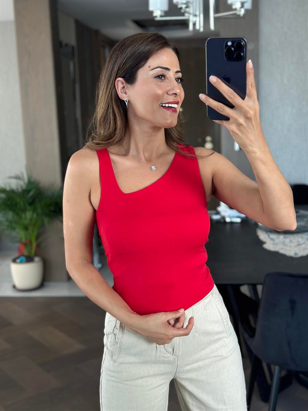 Kırmızı Yan V Yaka Modal Kadın Atlet