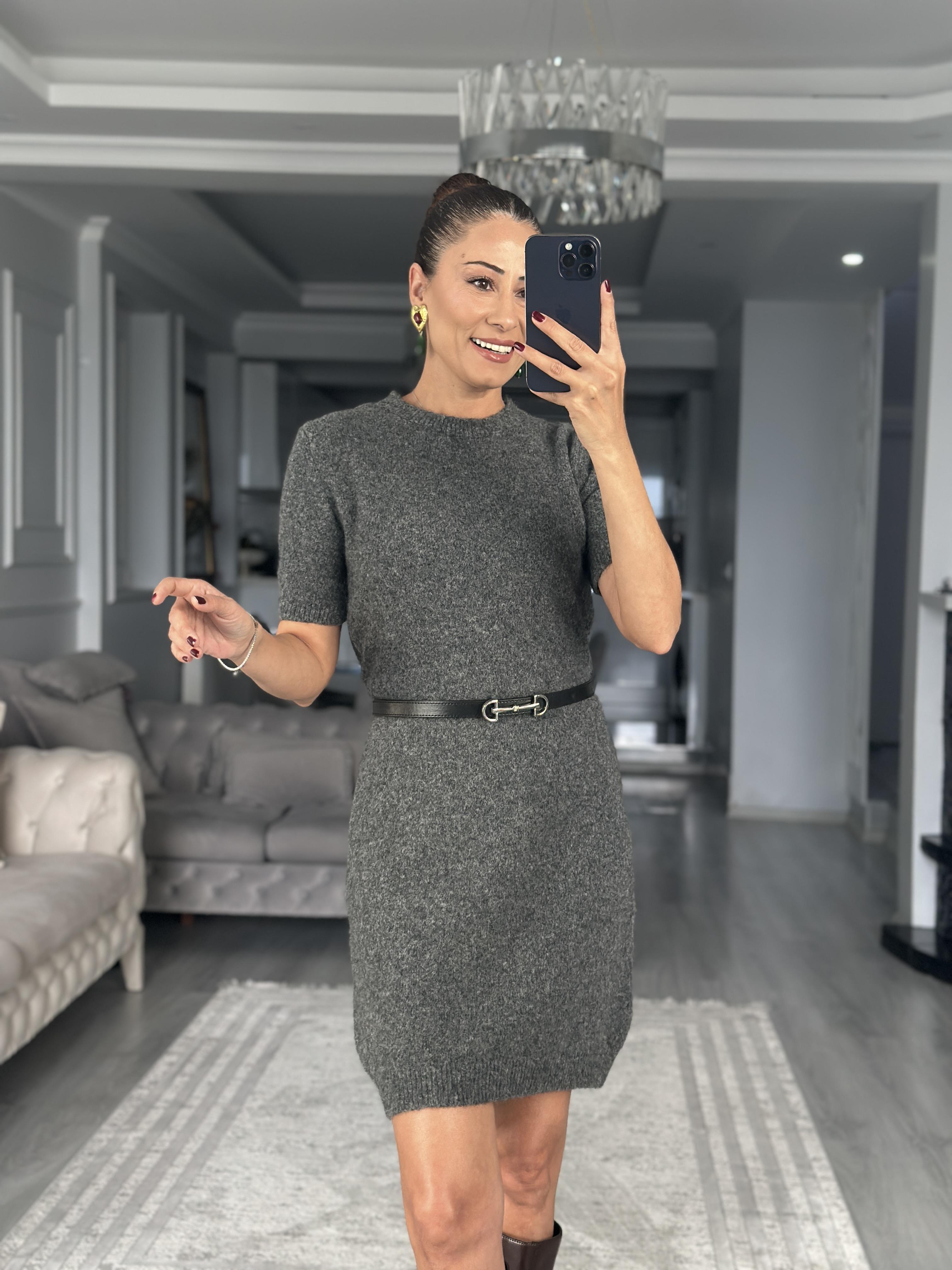 Koyu Füme Bisiklet Yaka Kısa Kol Yumuşak Dokulu Kadın Triko Elbise