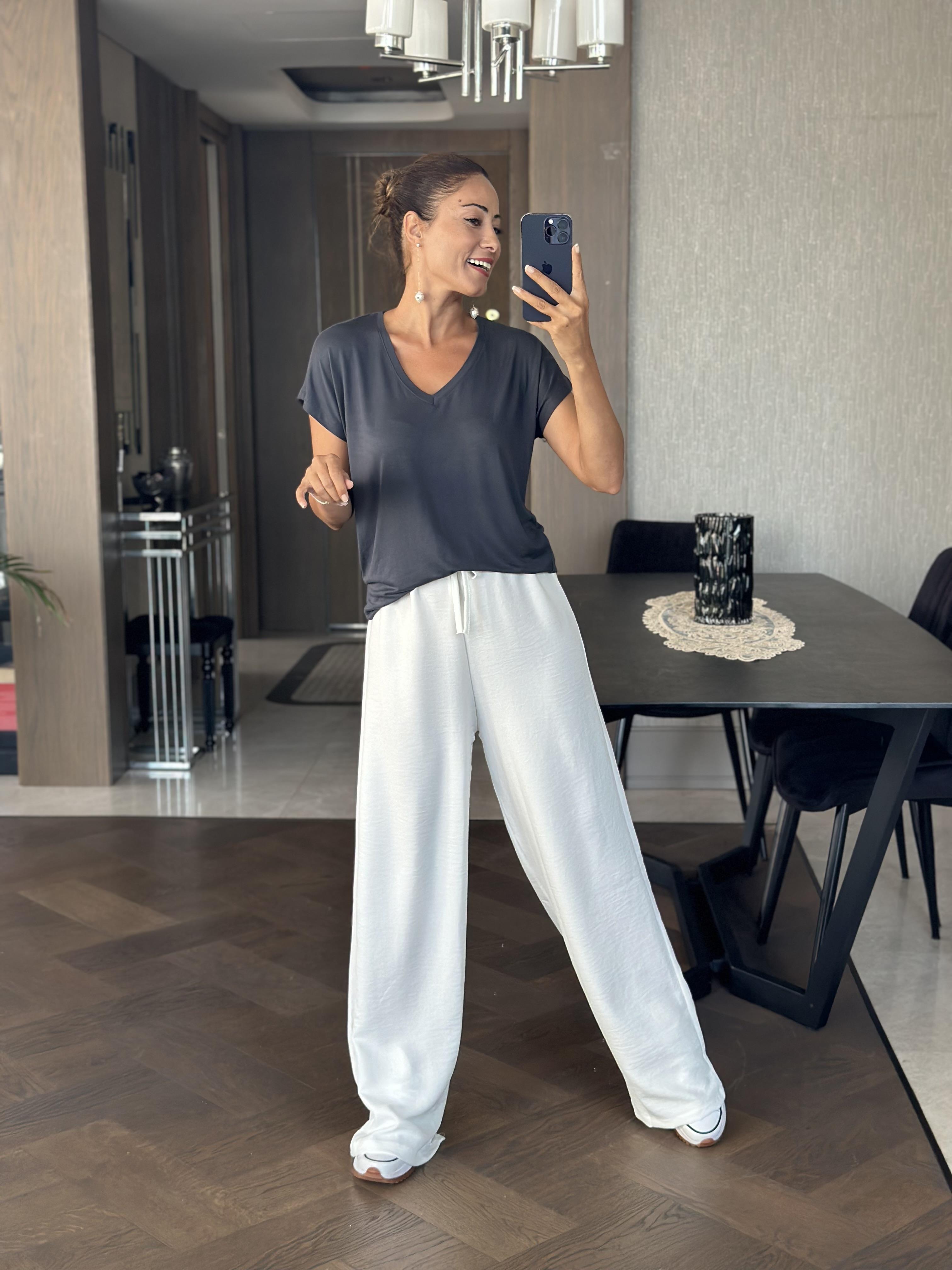 Antrasit V Yaka Kısa Yarasa Kol Basic Kadın T-Shirt