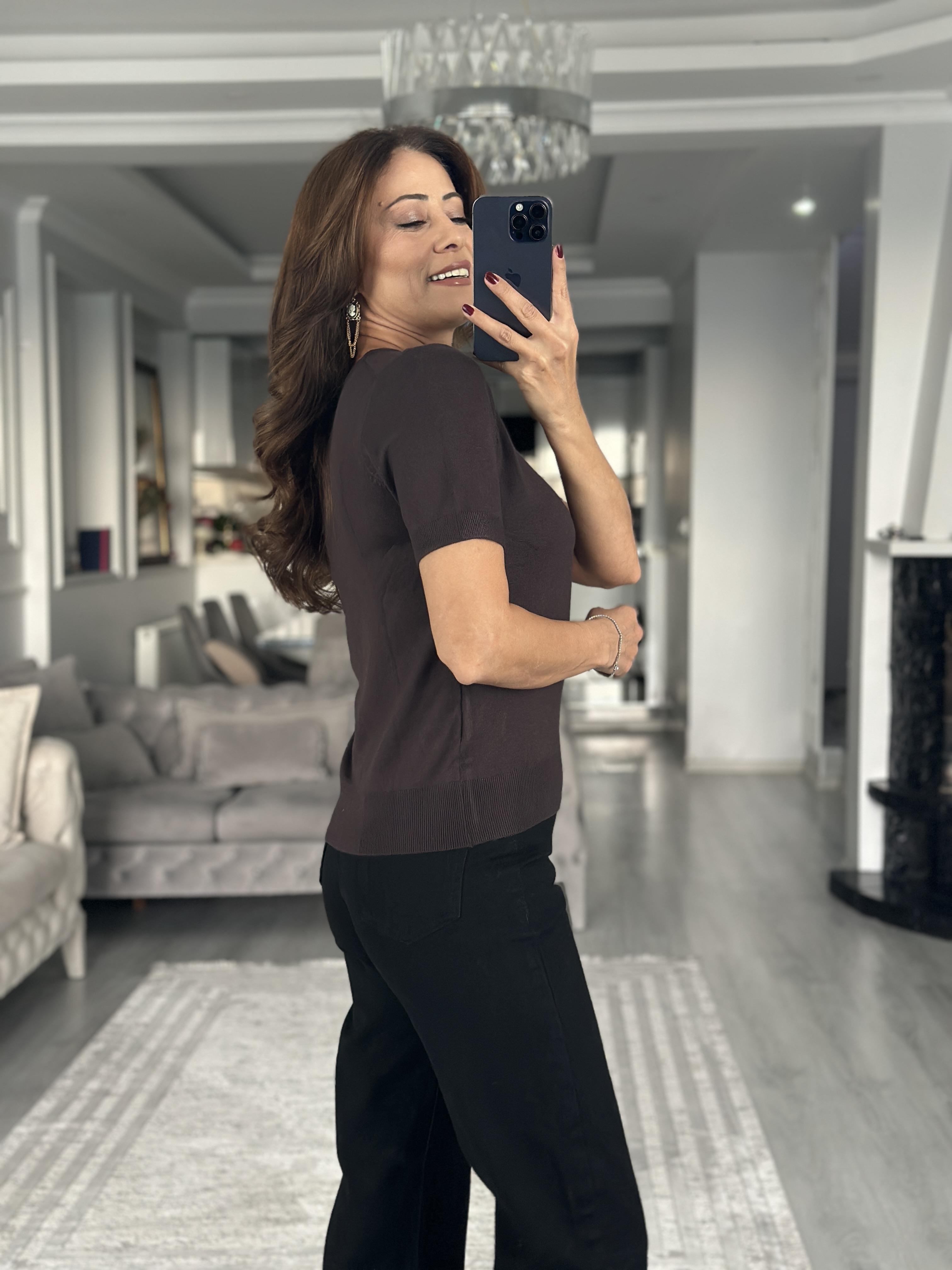 Koyu Kahve Bisiklet Yaka Kısa Kol Basic Kadın Triko Bluz