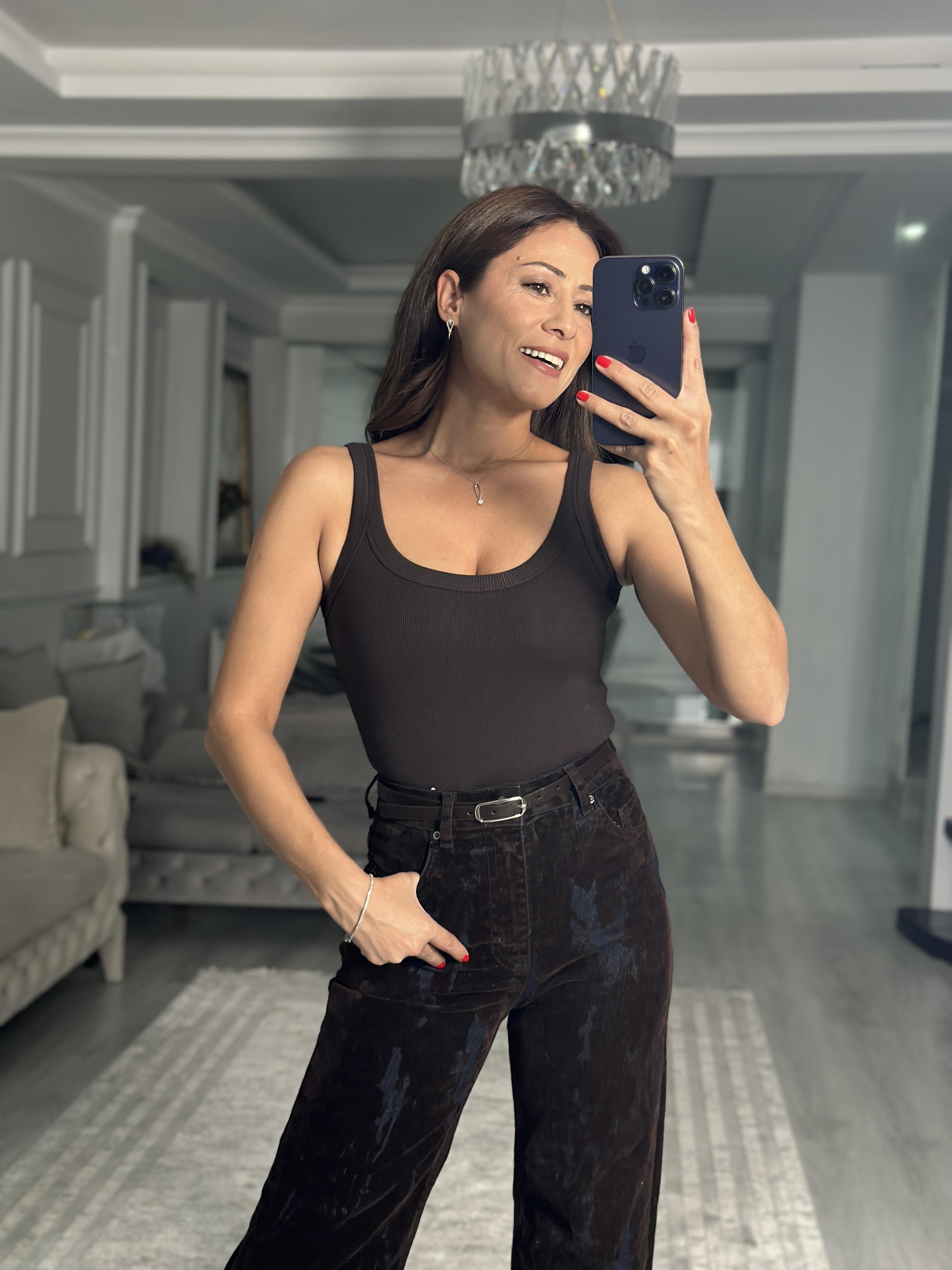 Koyu Kahverengi Askılı Alttan Çıtçıtlı Kadın Bodysüit