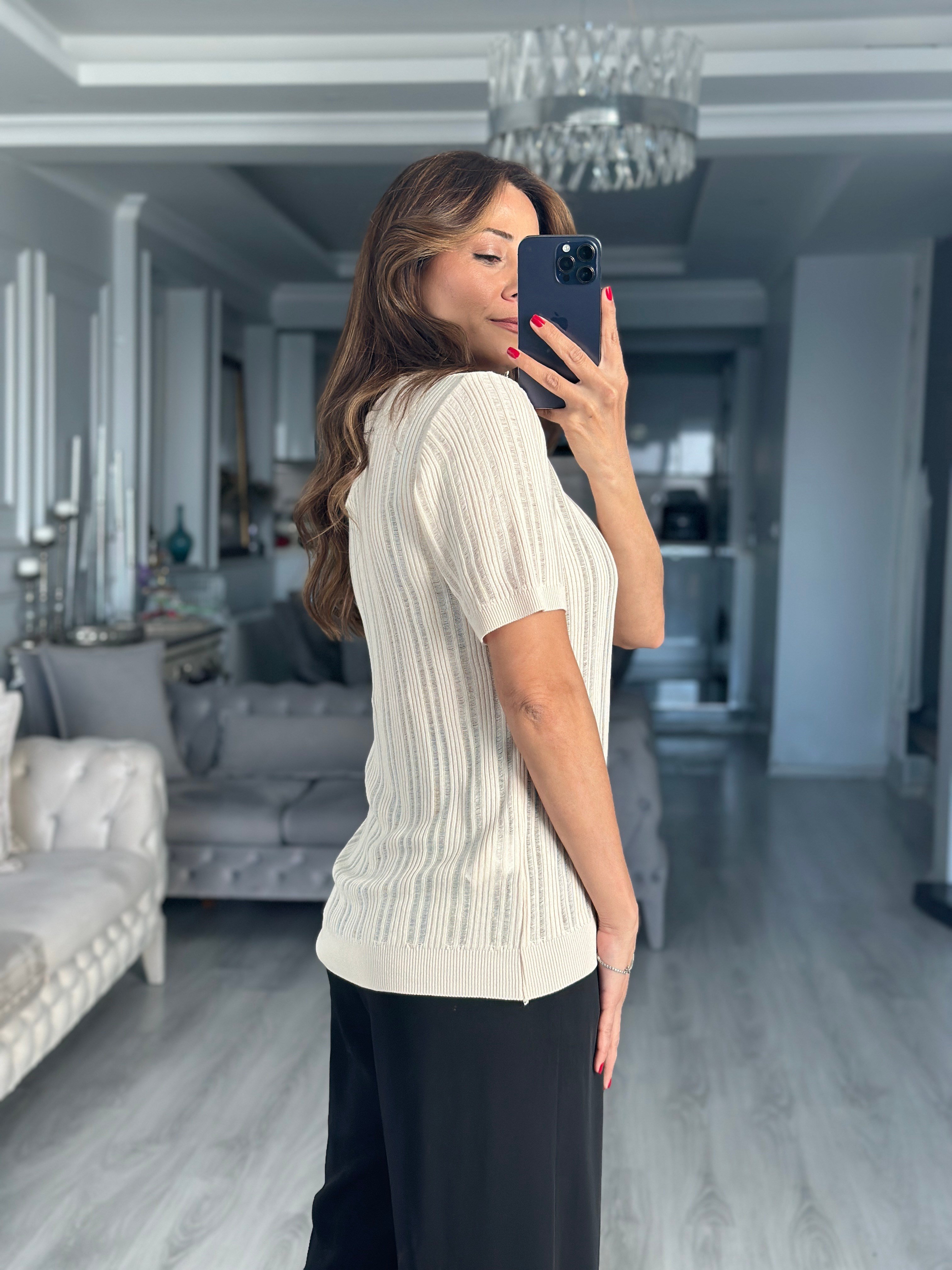 Krem Ajurlu Kısa Kollu Kadın Bluz