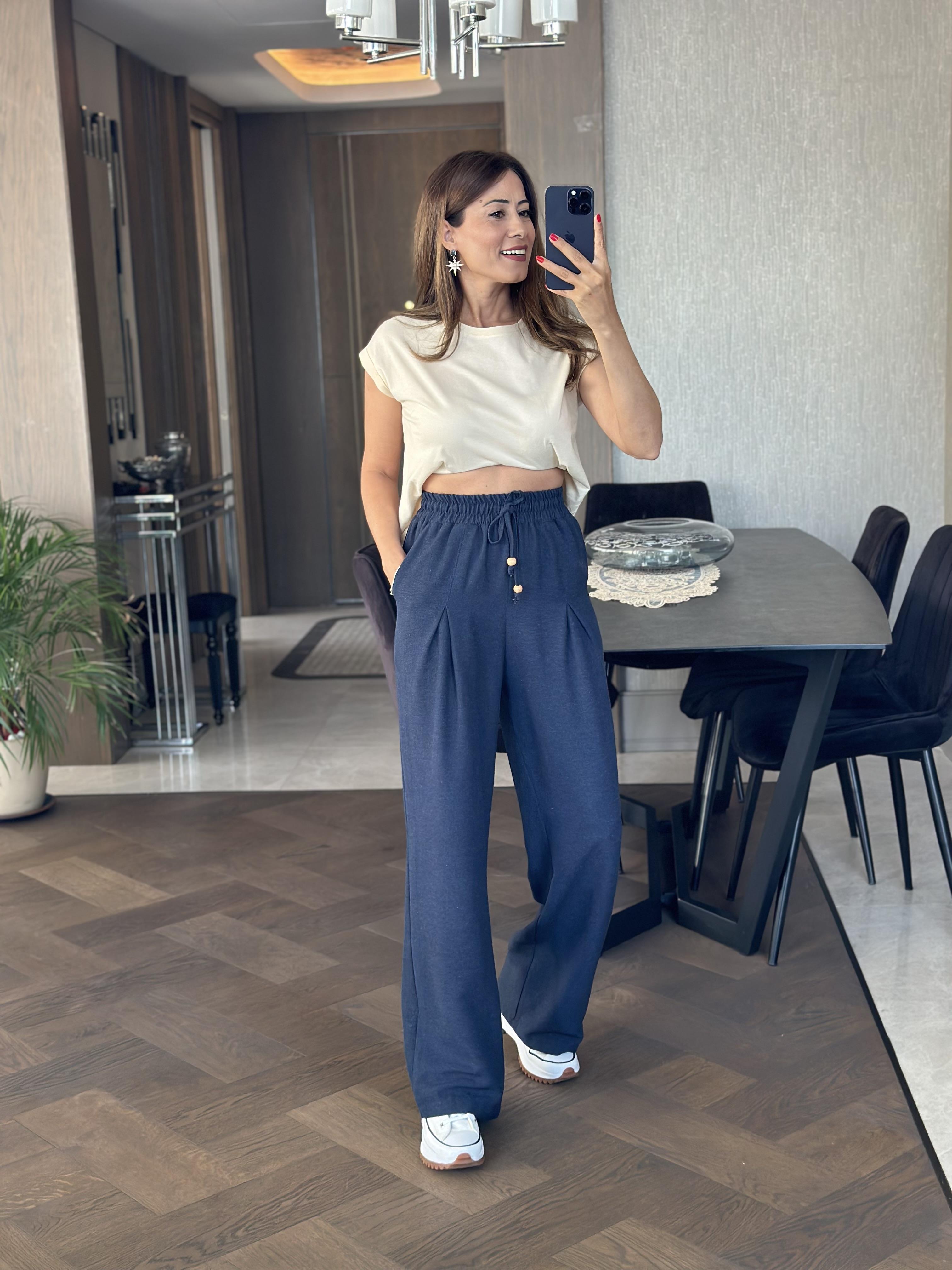 Krem Bisiklet Yaka Basic Top Kadın Crop T-Shirt