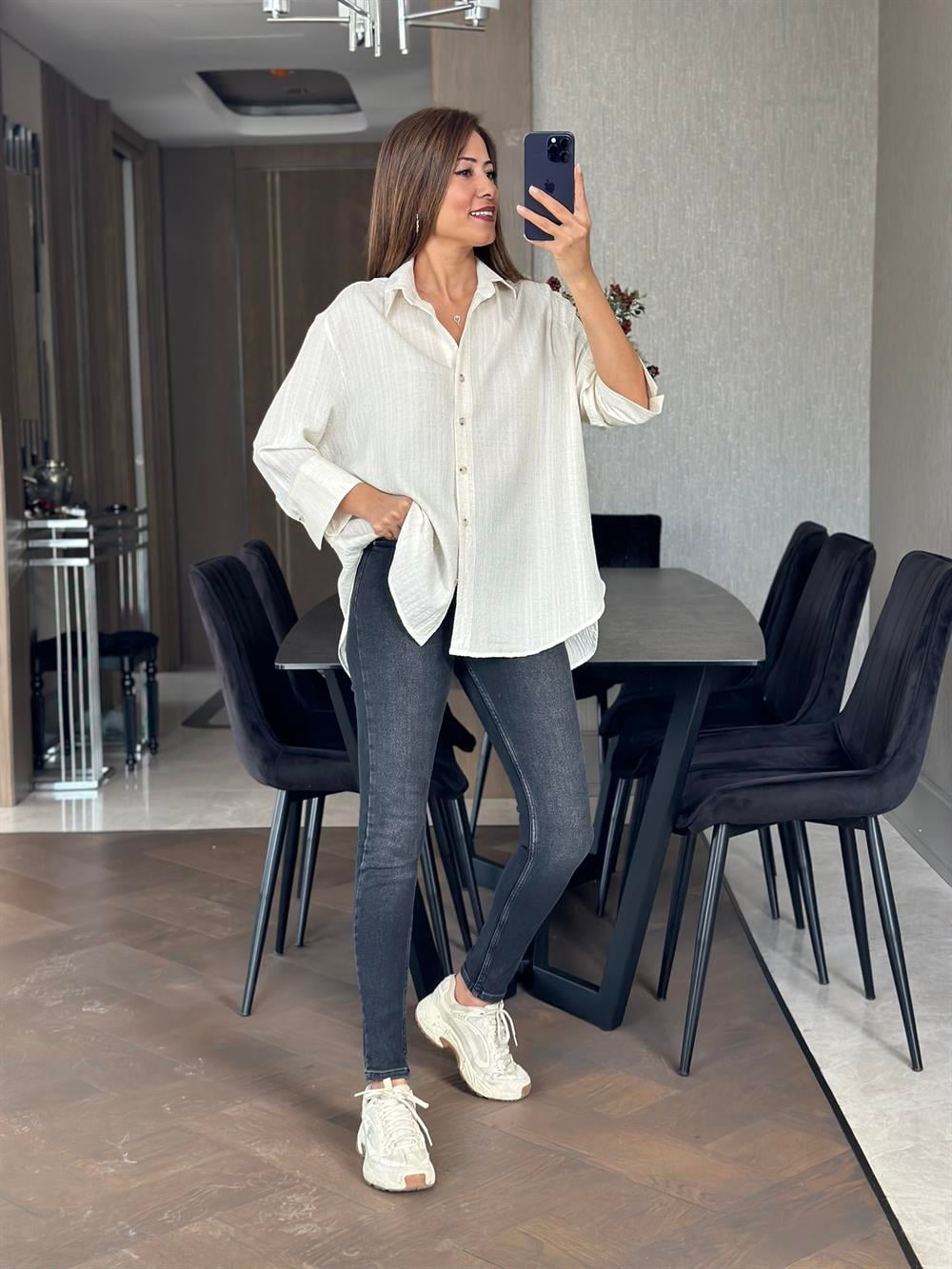 Krem Oversize Fakir Kol Kadın Gömlek