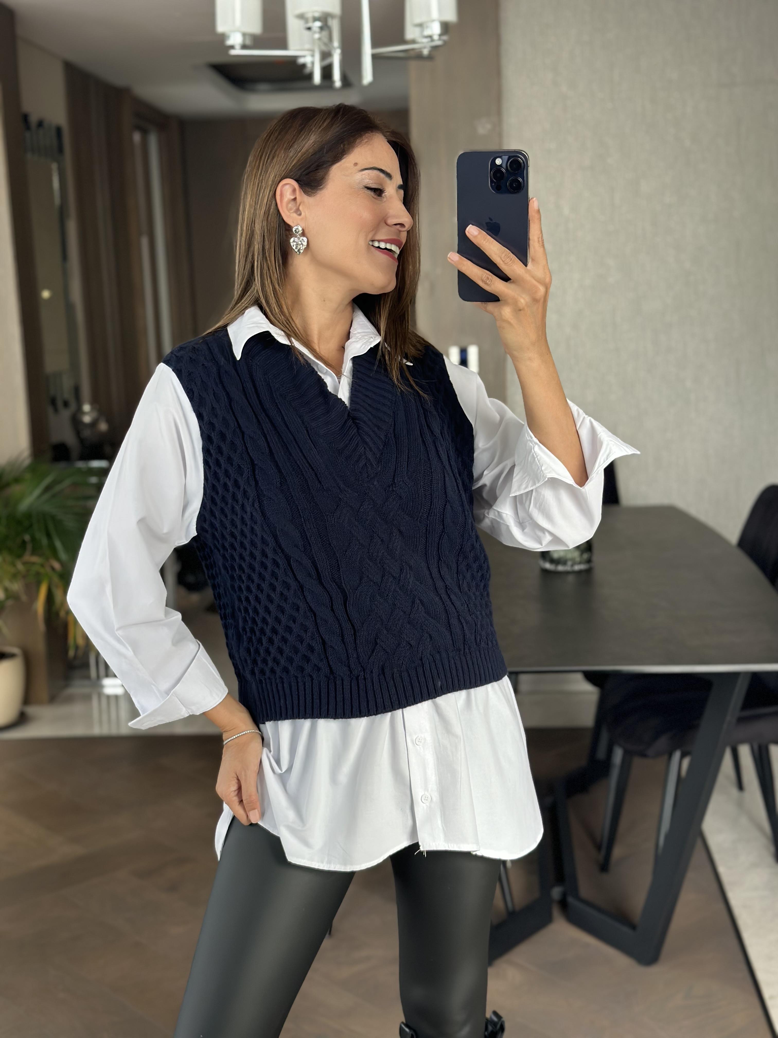 Lacivert Beyaz Gömlekli Triko Kadın Süveter