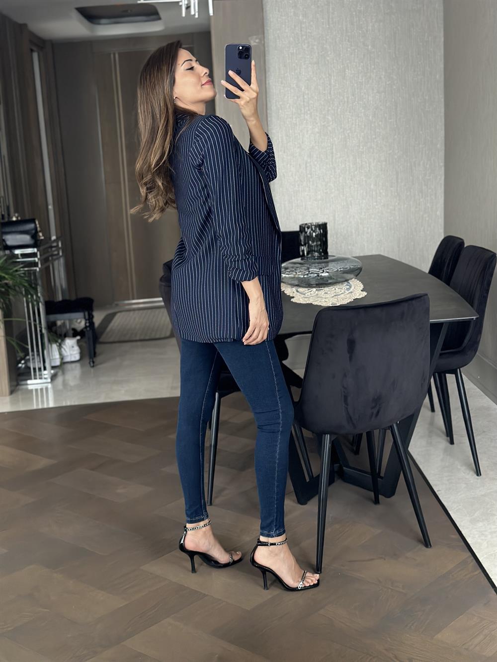 Lacivert Çizgili Kolu Büzgülü Kadın Ceket
