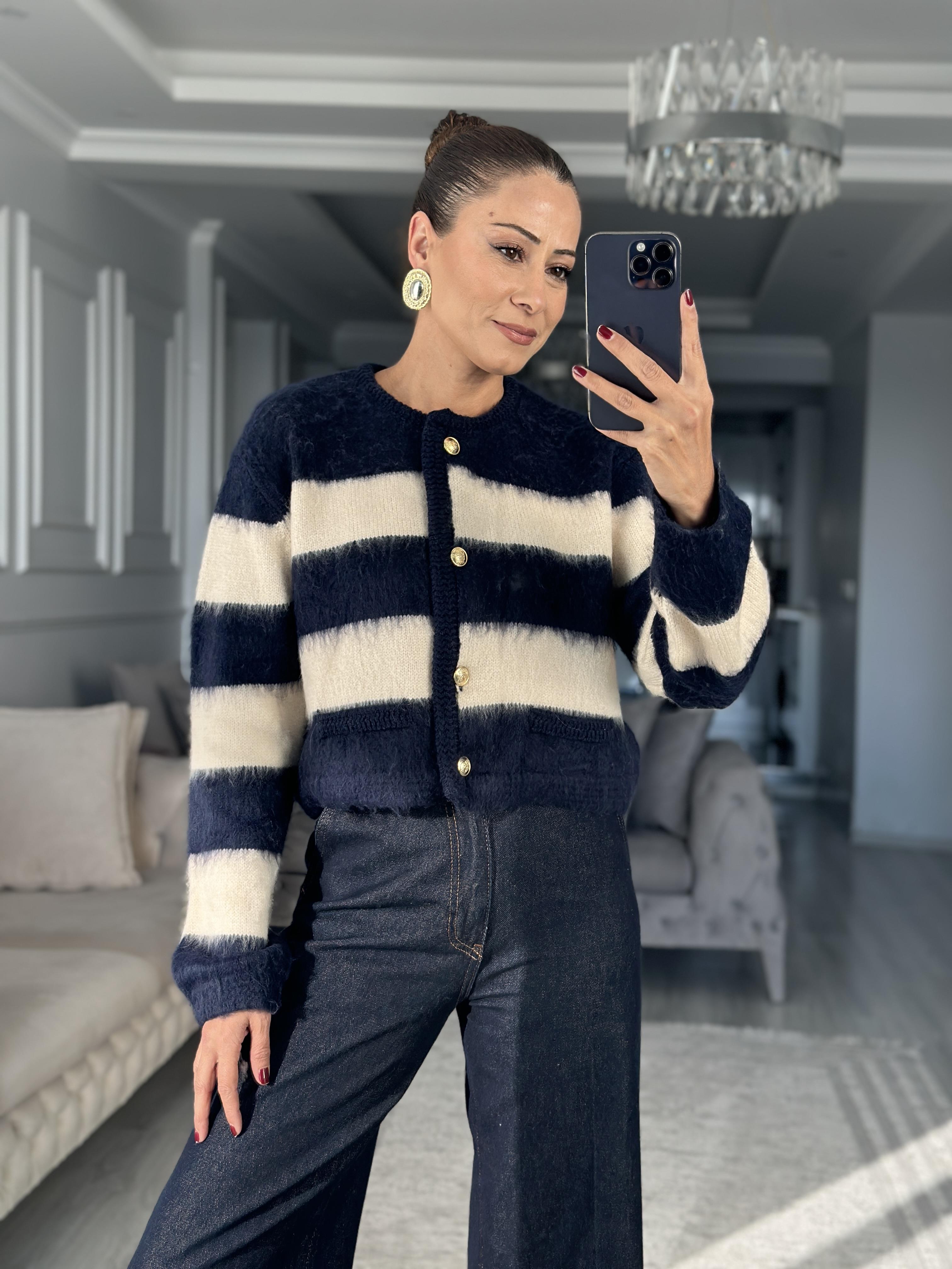 Lacivert Ekru  Şeritli Sakallı Kadın Triko Hırka