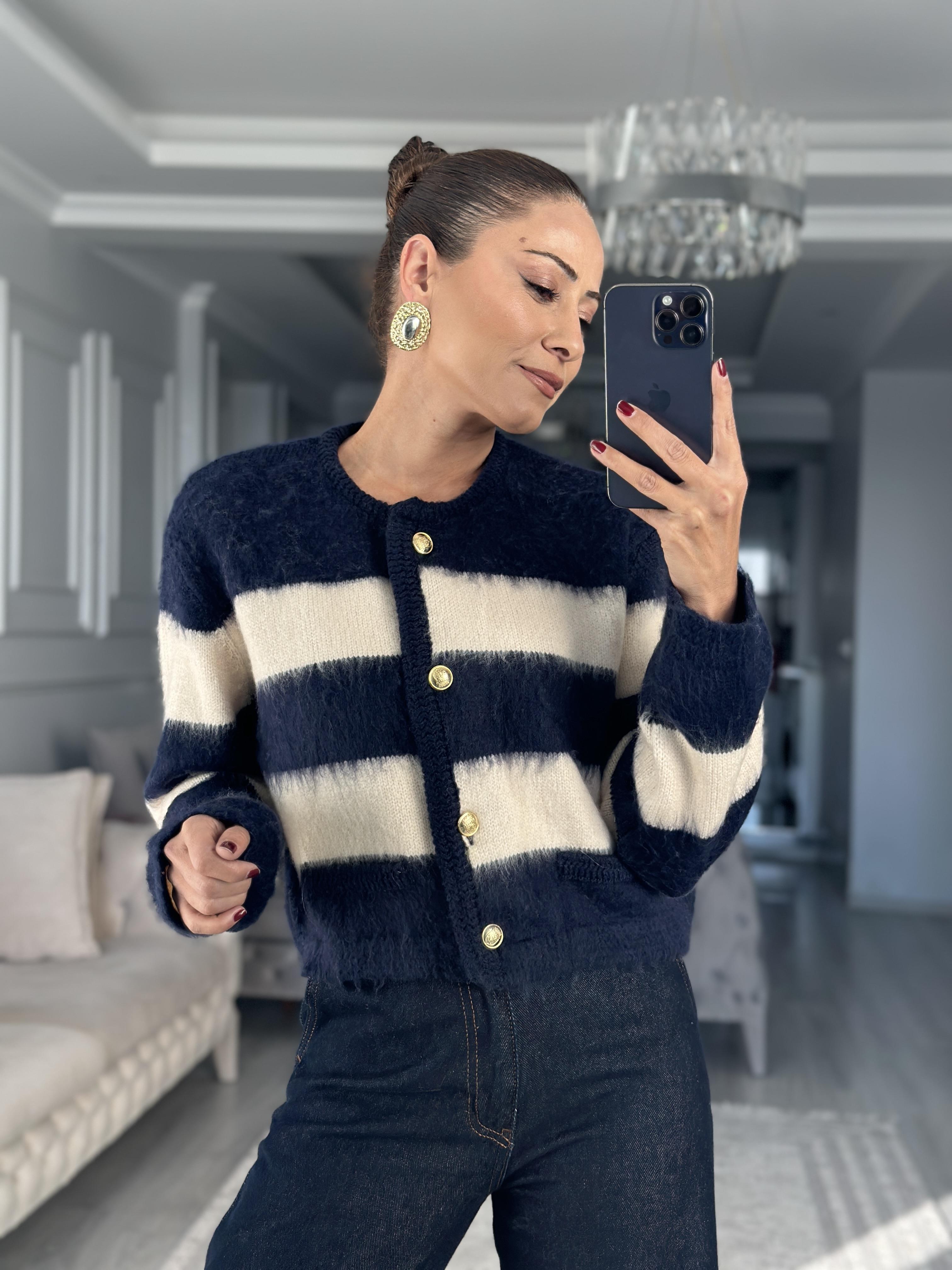 Lacivert Ekru  Şeritli Sakallı Kadın Triko Hırka