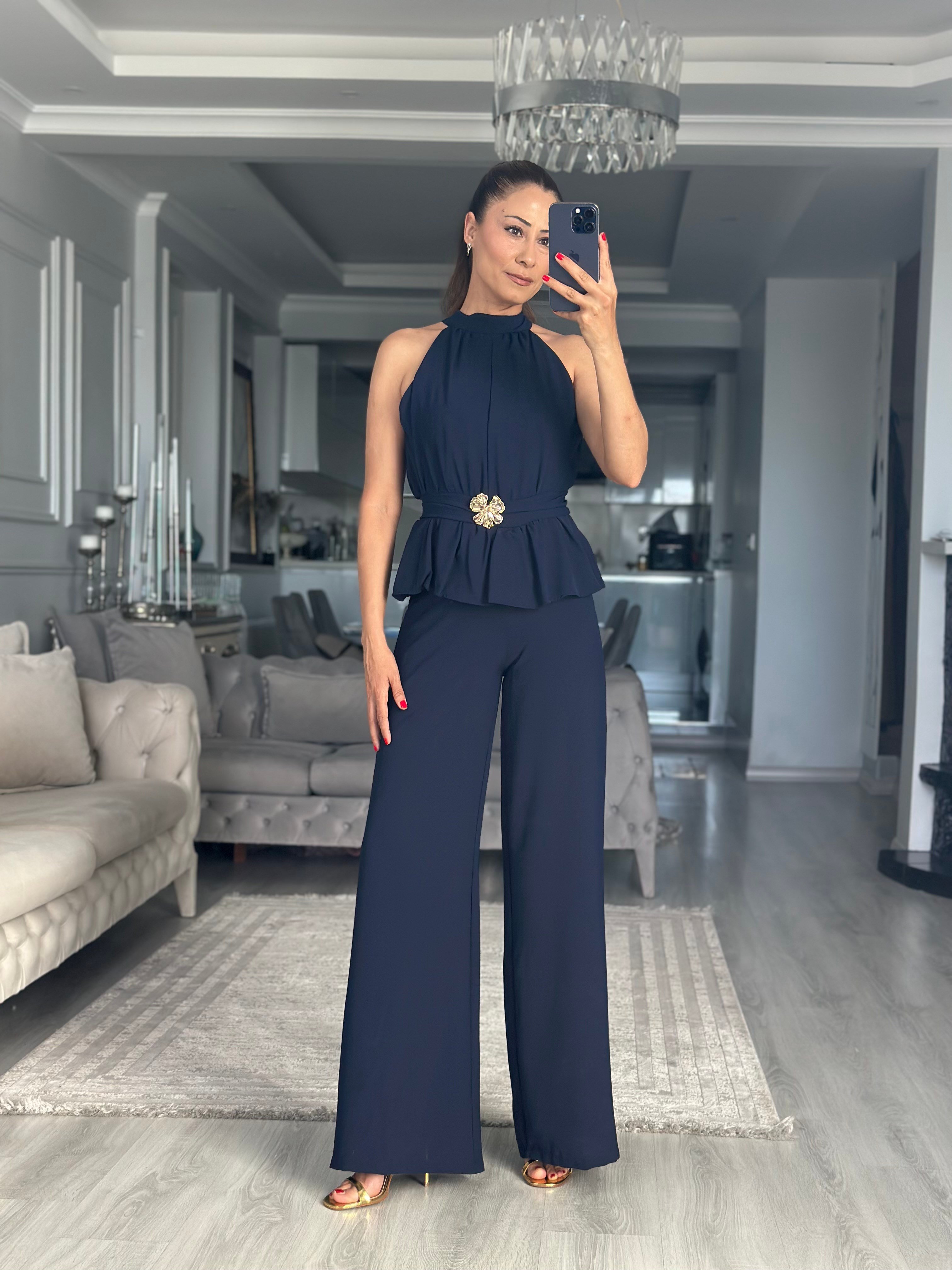 Lacivert Halter Yaka Beli Broşlu Kadın Tulum