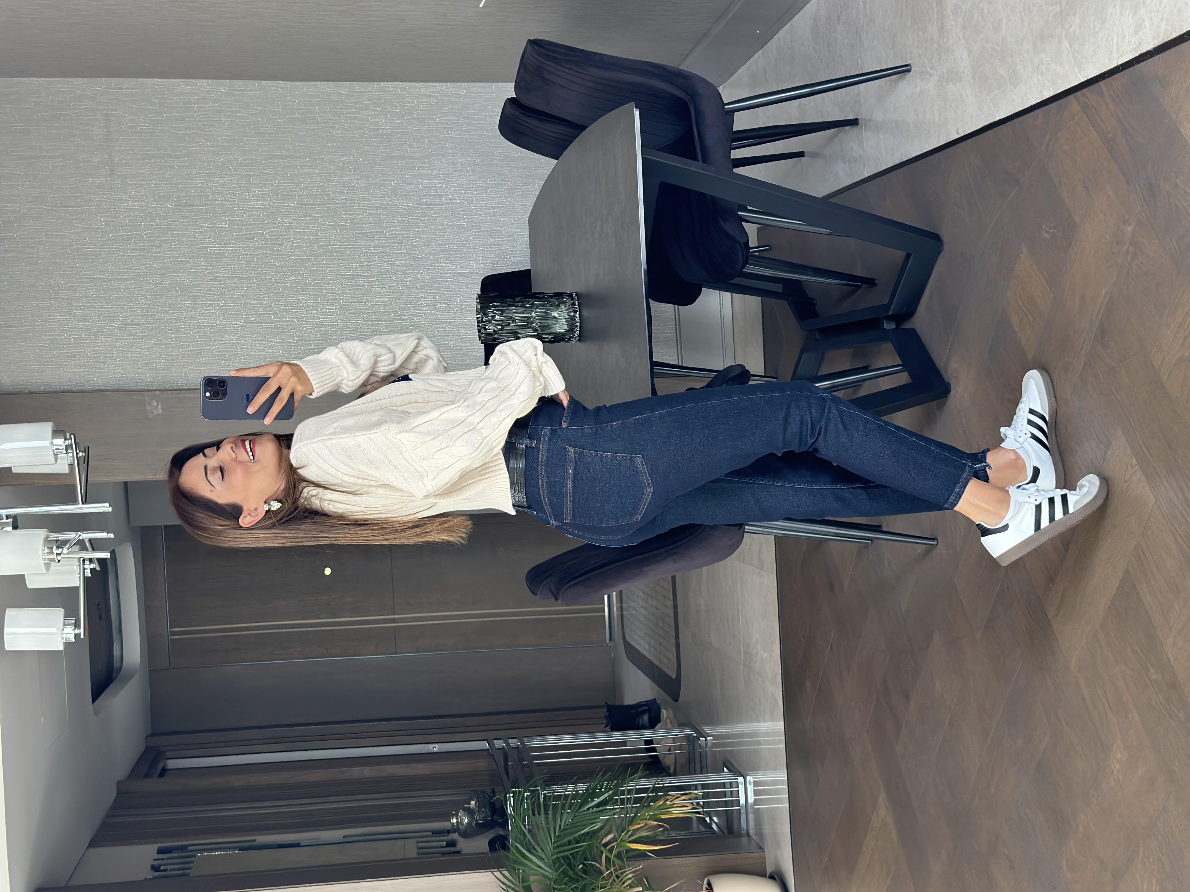Lacivert Karol Asimetrik Paça Kontrast Naturel Kadın Mom Jean Pantolon