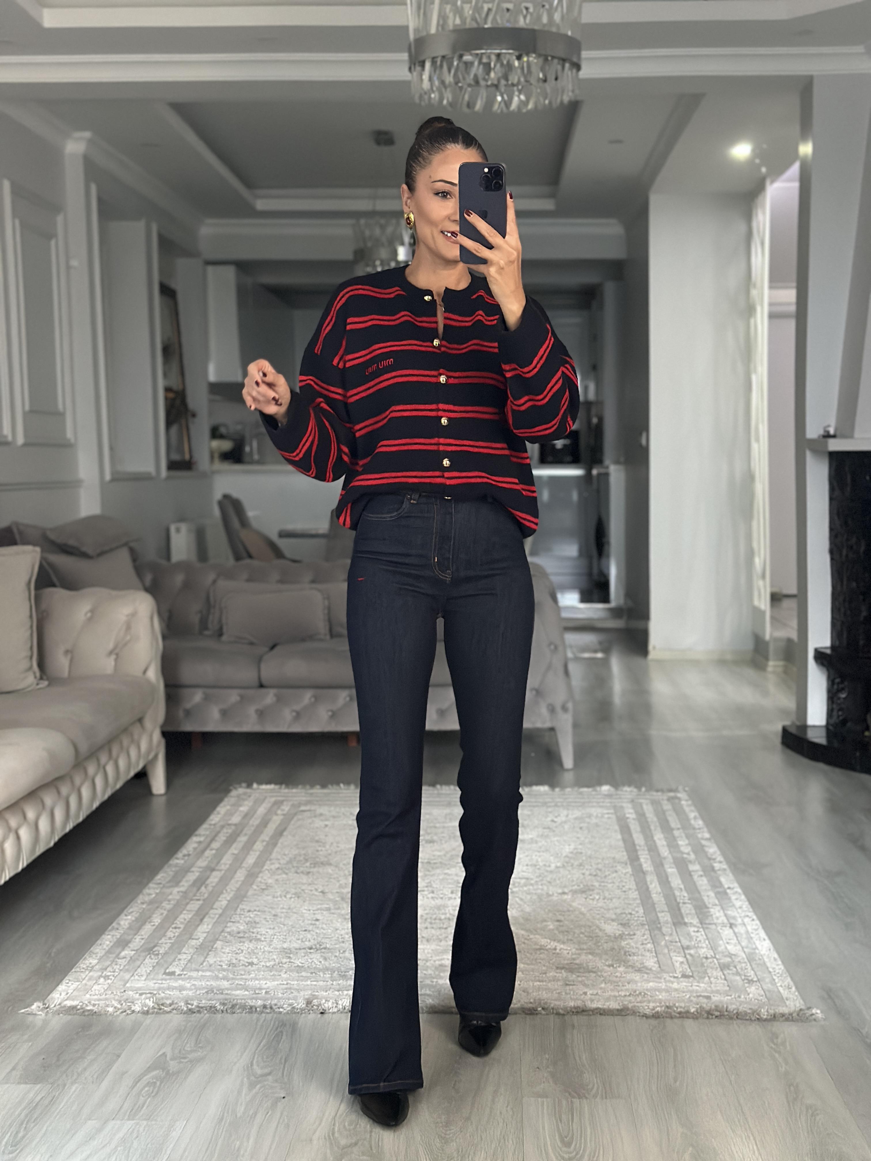 Lacivert Kırmızı Şeritli Düğmeli Kadın Triko Hırka