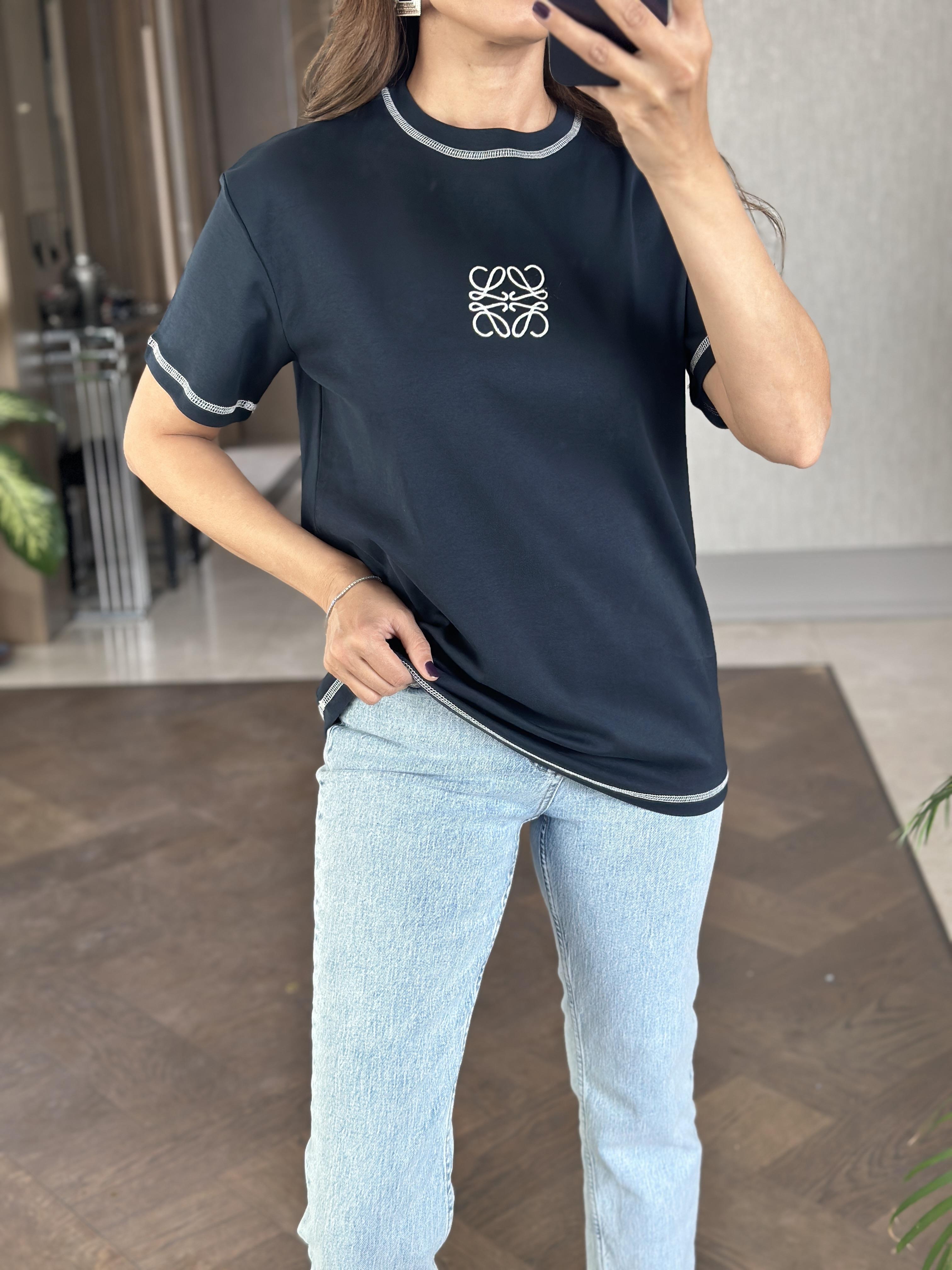 Lacivert Kare Nakış Detay Bisiklet Yaka Kadın T-Shirt