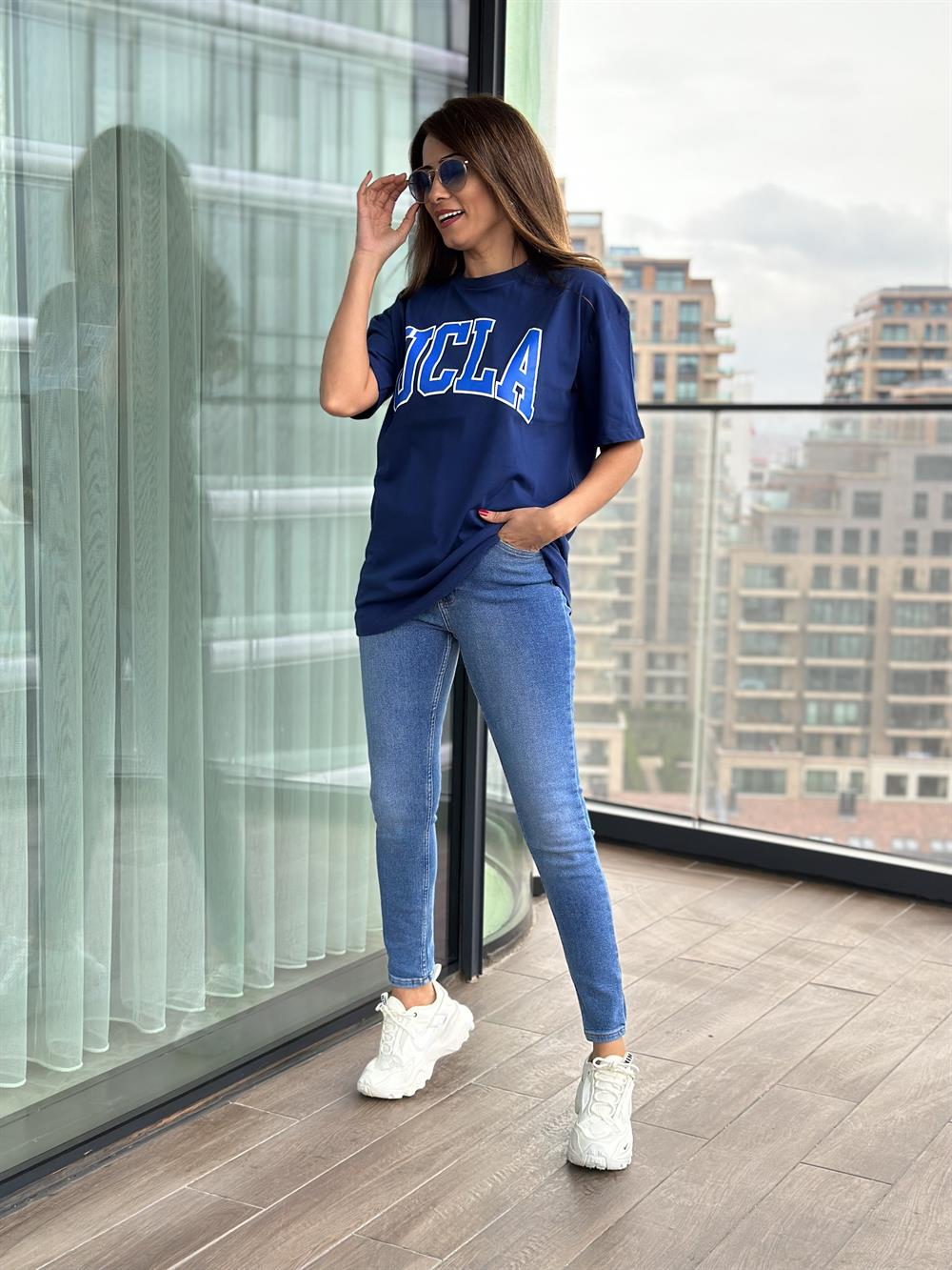 Lacivert Ucla Bakılı Bisiklet Yaka Kadın T-Shirt