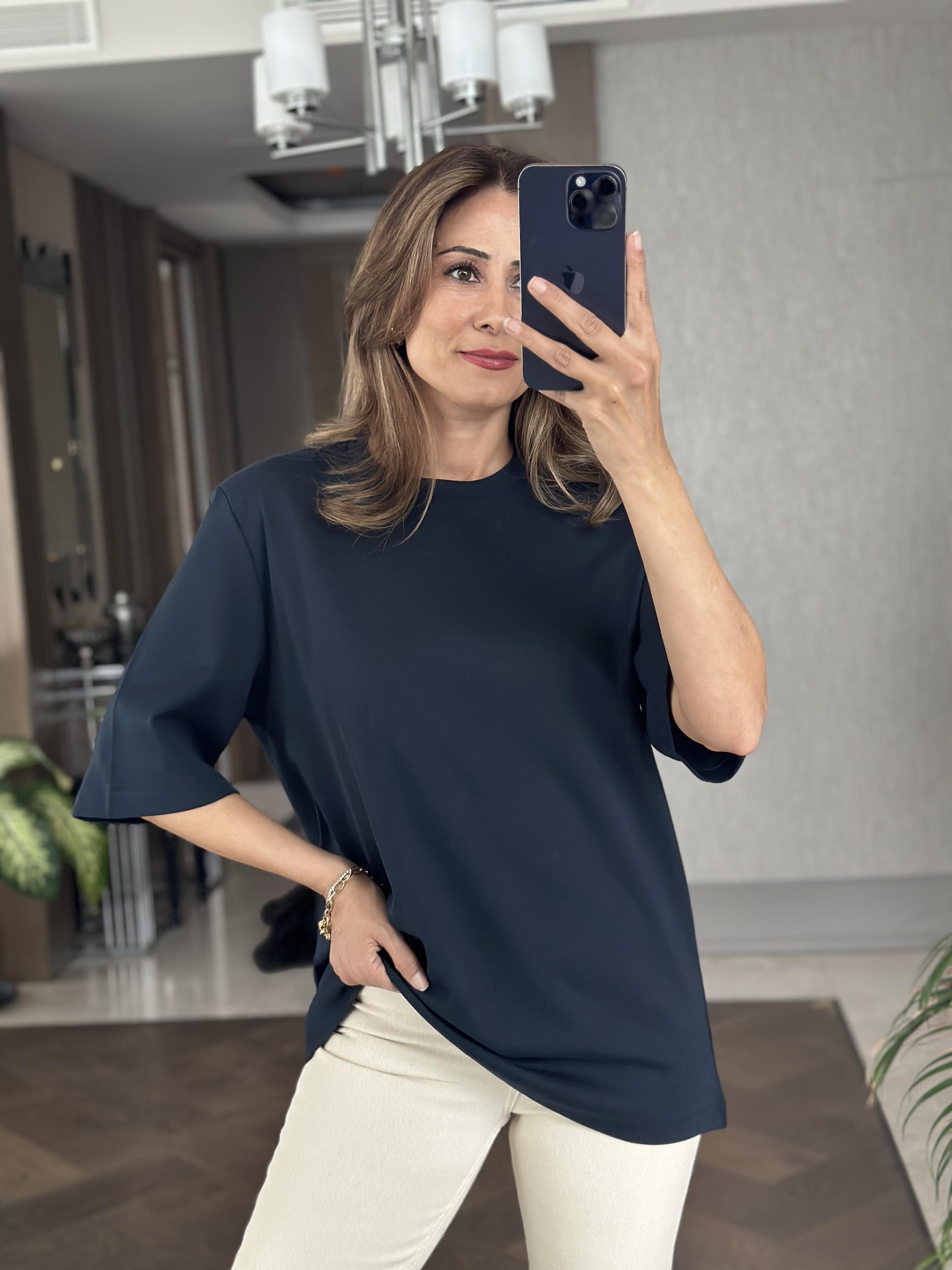 Lacivert Vatkalı Oversize Mass Model Bisiklet Yaka Kısa Kol Kadın T-Shirt