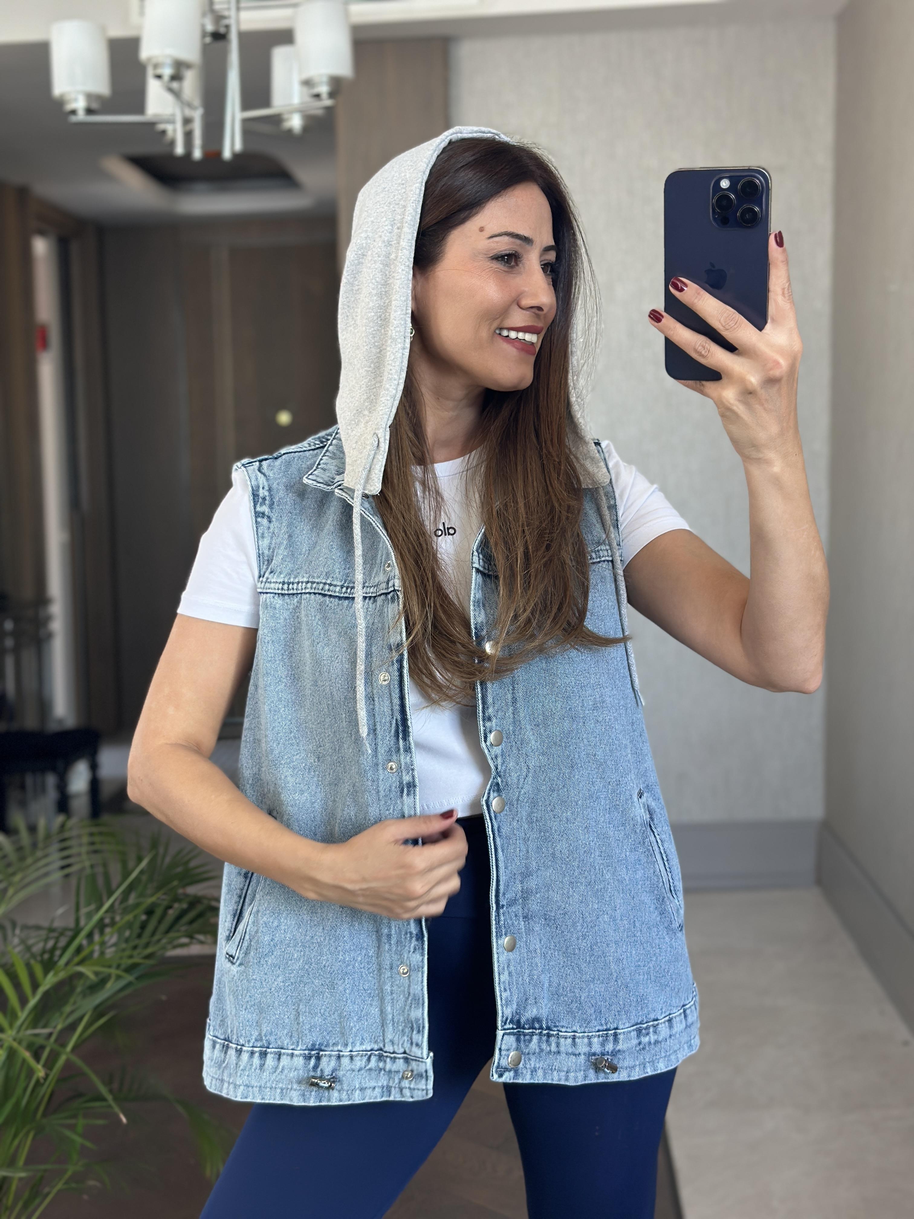 Mavi Gri Kapüşonlu Ayarlanabilir Lastikli Kadın Jean Yelek