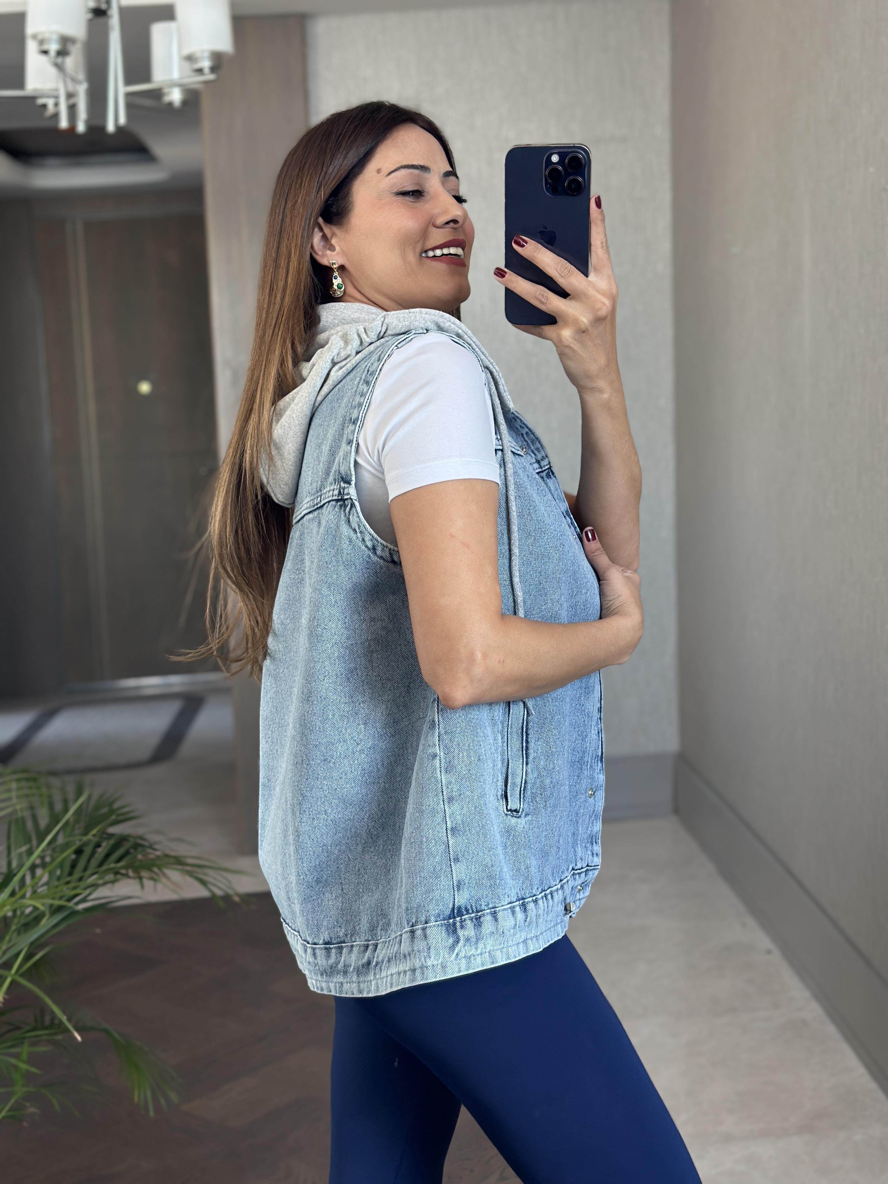 Mavi Gri Kapüşonlu Ayarlanabilir Lastikli Kadın Jean Yelek