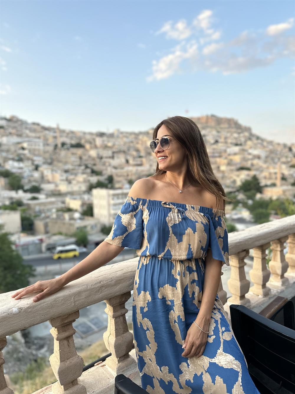 Mavi Madonna Yaka Beli Lastikli Yırtmaçlı Viskon Kadın Elbise
