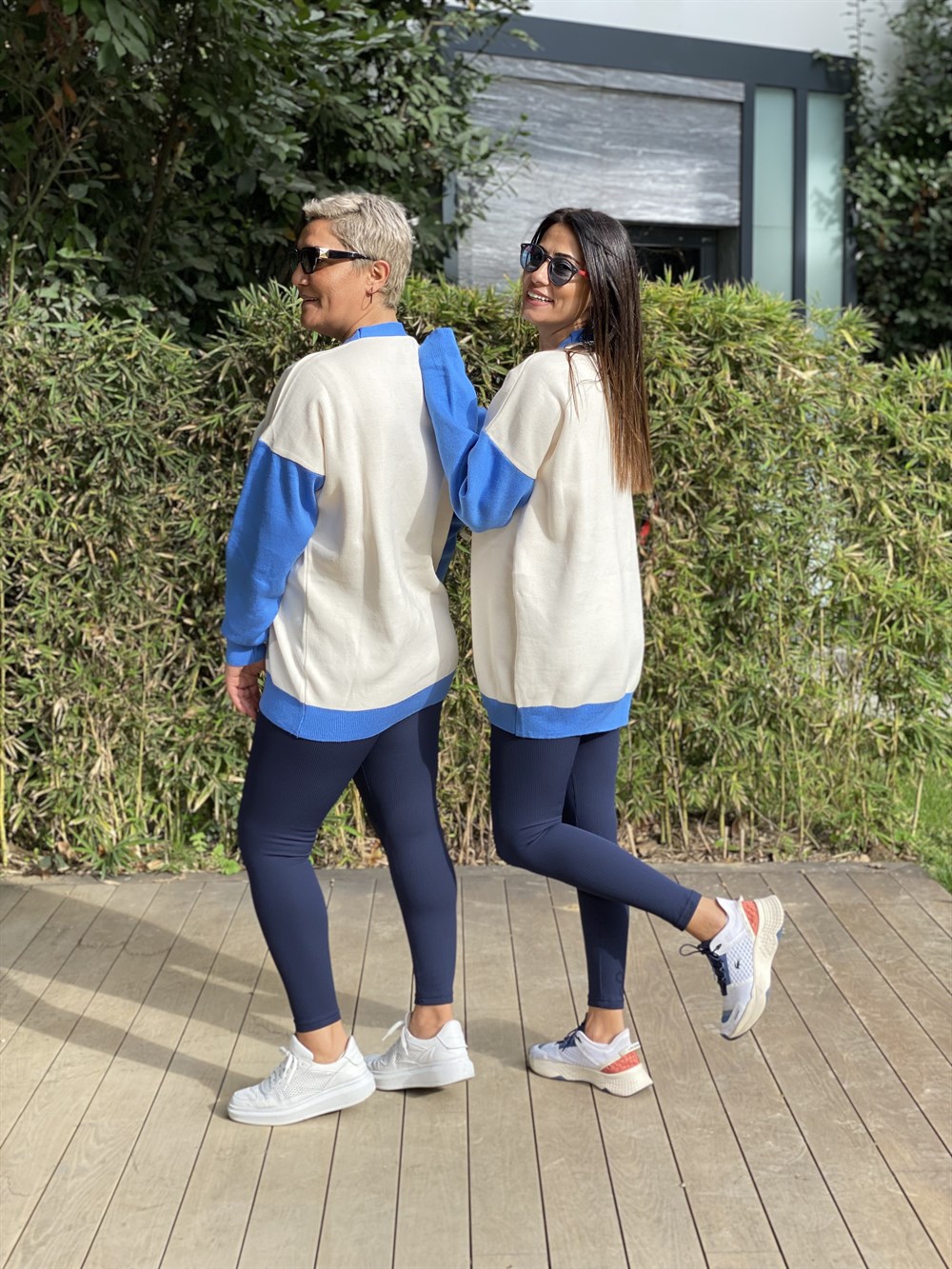 Mavi Şerit Detaylı Düğmeli Kadın Hırka