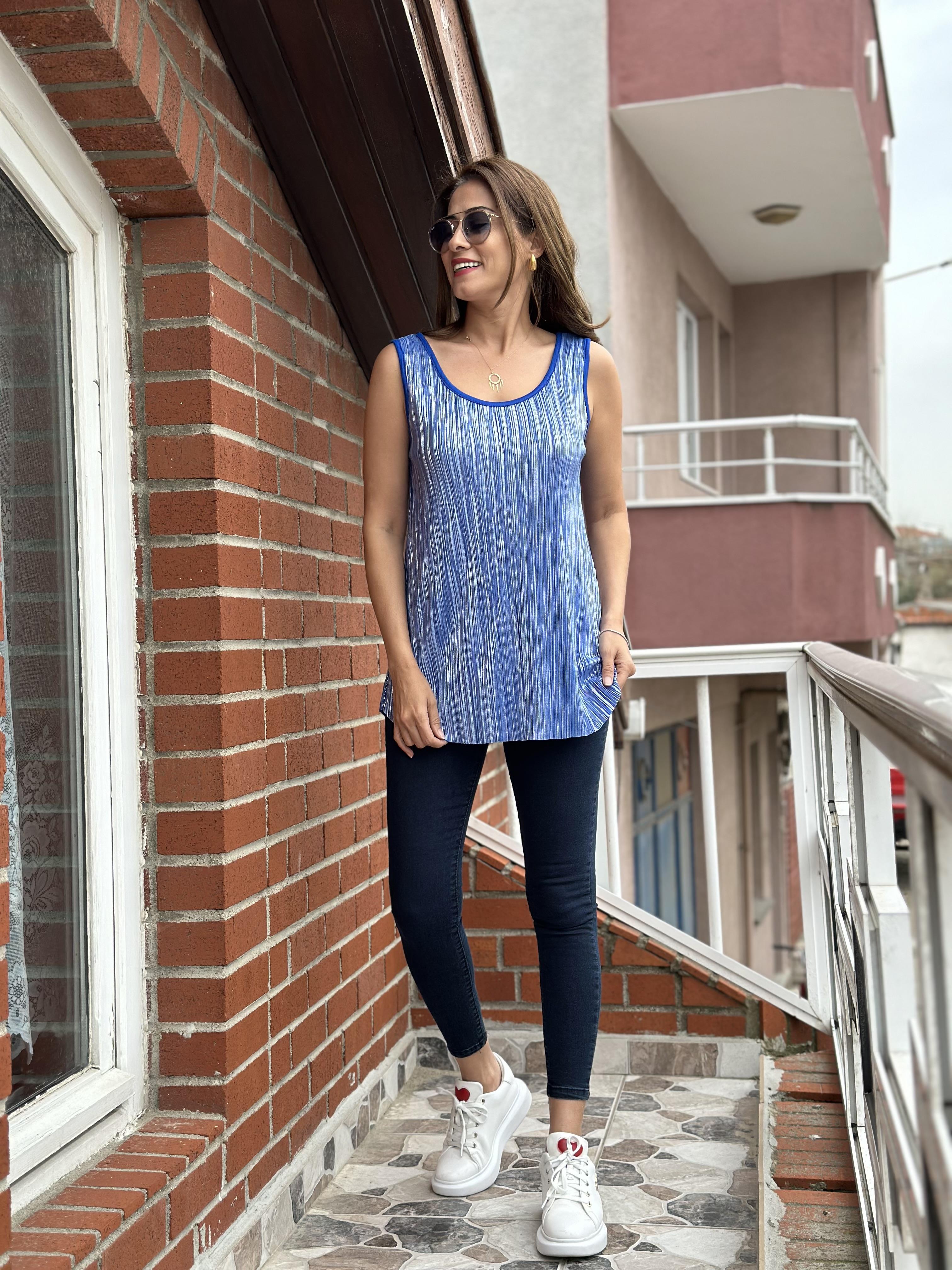 Mavi Varaklı Kalın Askılı U Yaka Kadın Bluz