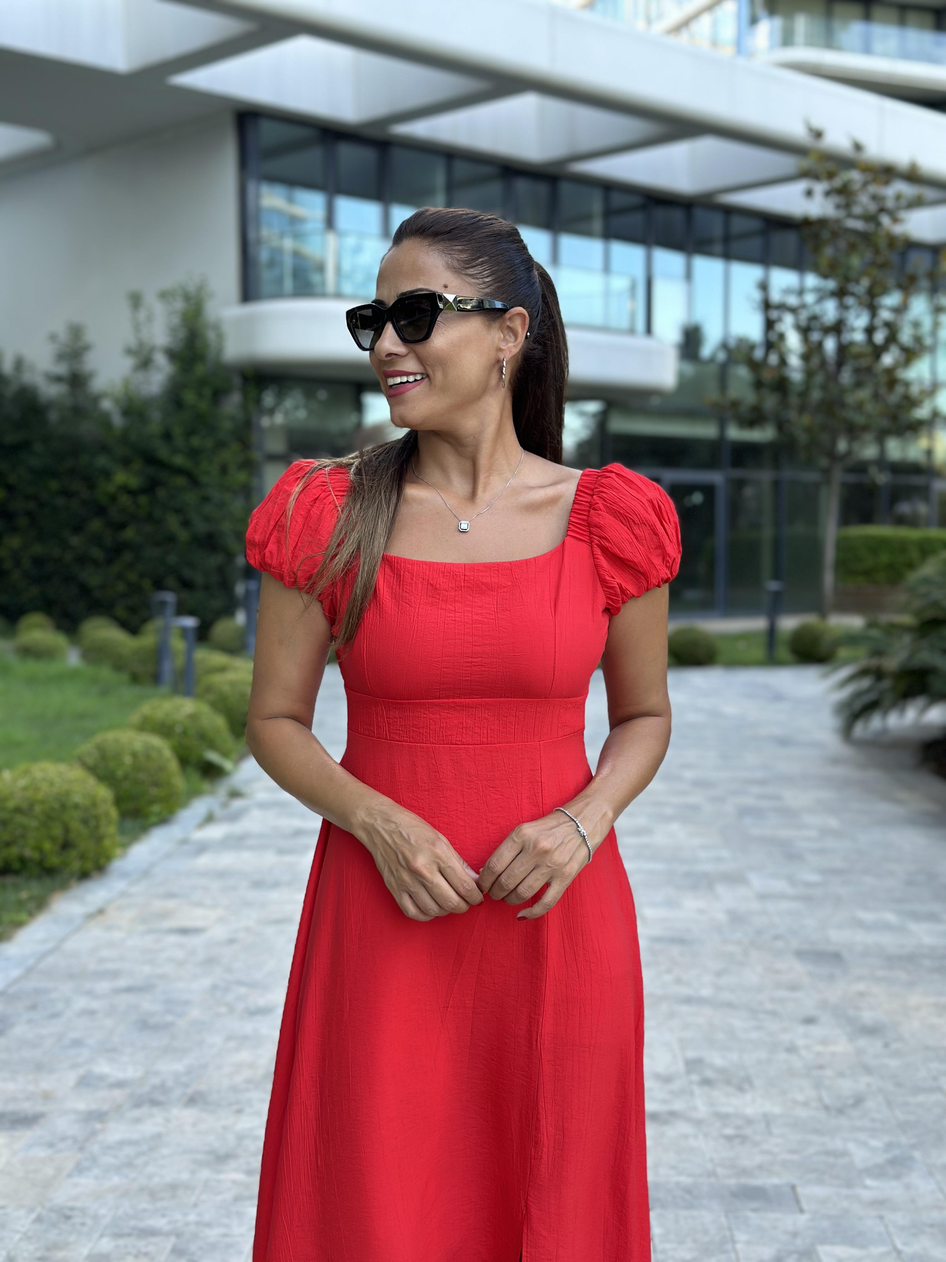 Mercan Omuzları Lastikli Arkası Dekolteli Yırtmaçlı Midi Boy Kadın Elbise 