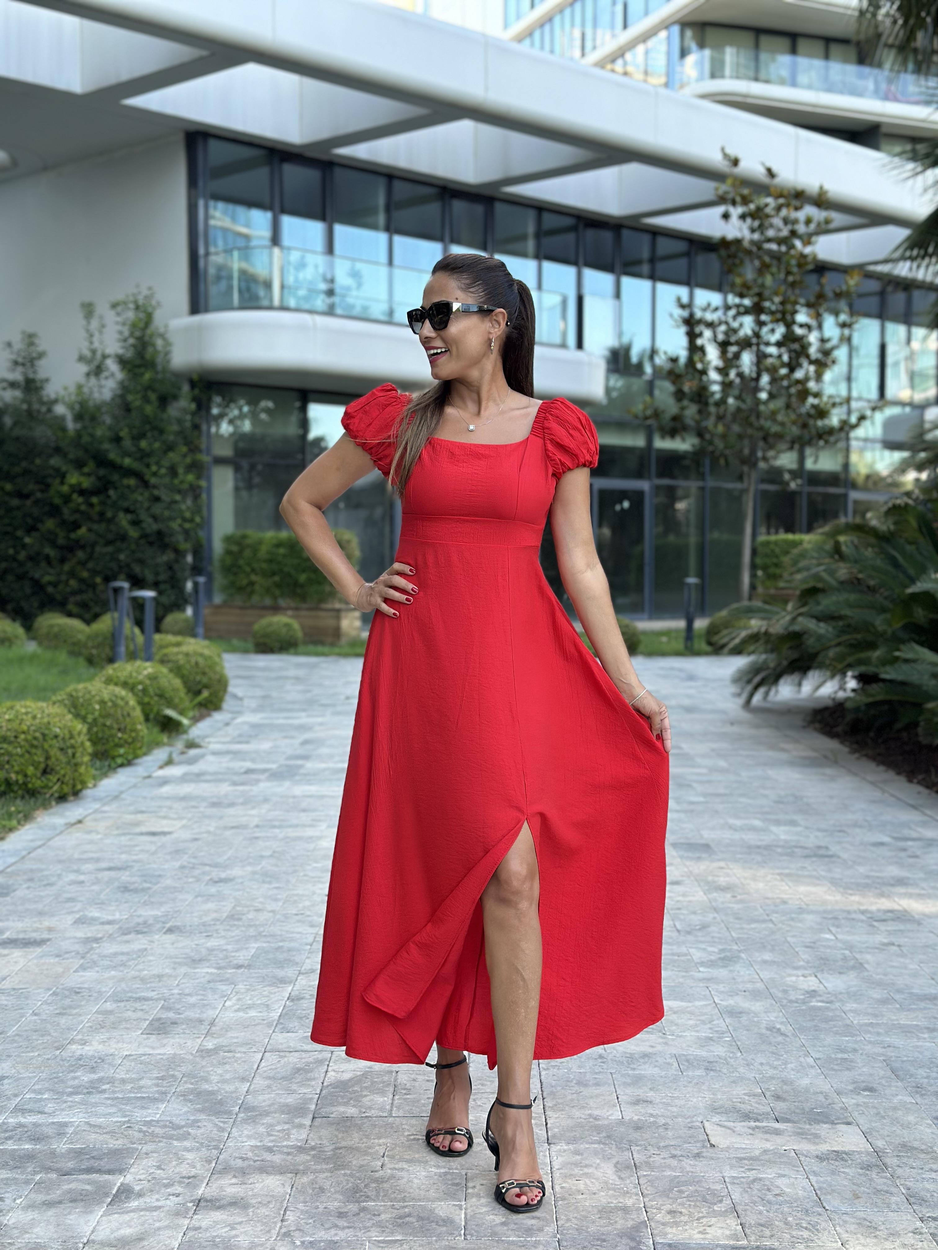 Mercan Omuzları Lastikli Arkası Dekolteli Yırtmaçlı Midi Boy Kadın Elbise 