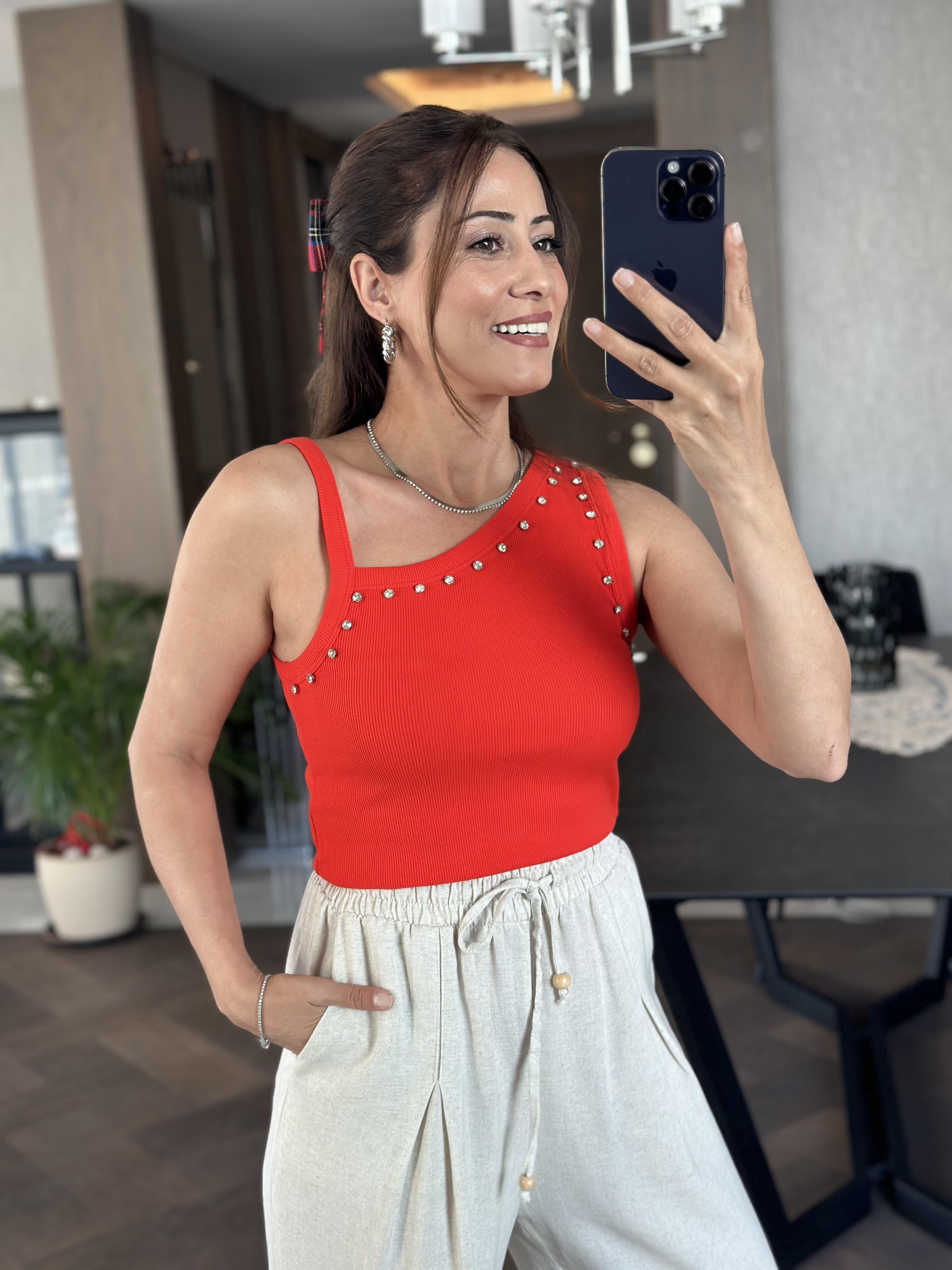 Mercan Tek Omzu Kalın Biyeli Önü Taşlı Kadın Body