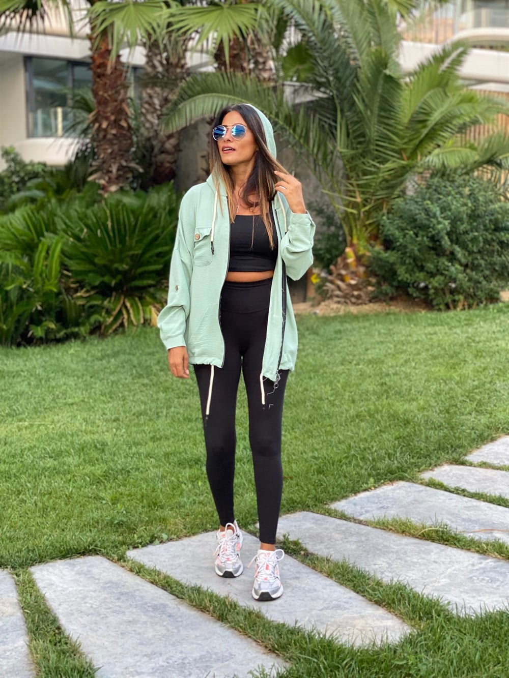 Mint Yeşili Kapüşonlu Fermuarlı Aerobin Kadın Trençkot