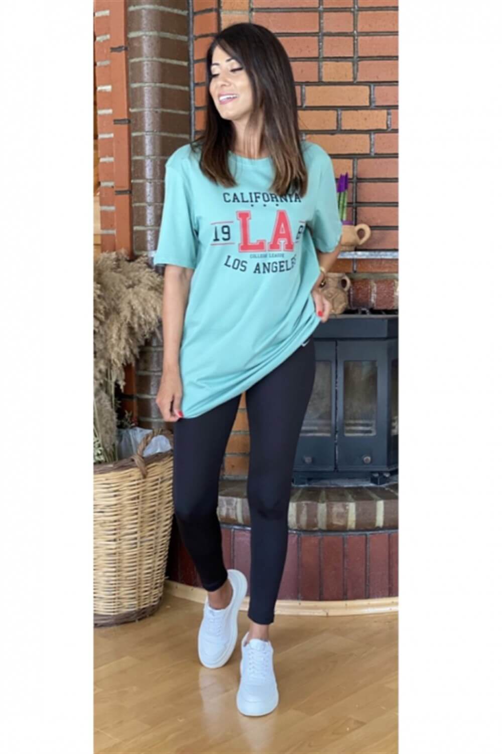 Mint Yeşili La T-Shirt