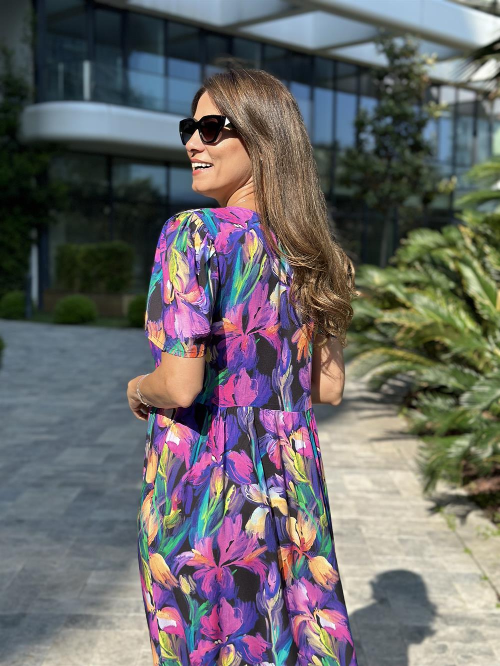 Mor Desenli V Yaka Brit Düğmeli Maksi Kadın Elbise