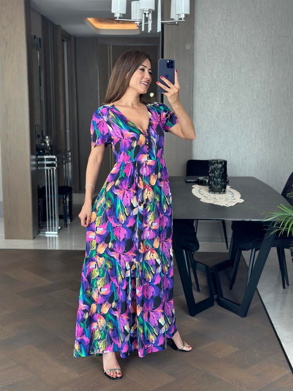 Mor Desenli V Yaka Brit Düğmeli Maksi Kadın Elbise