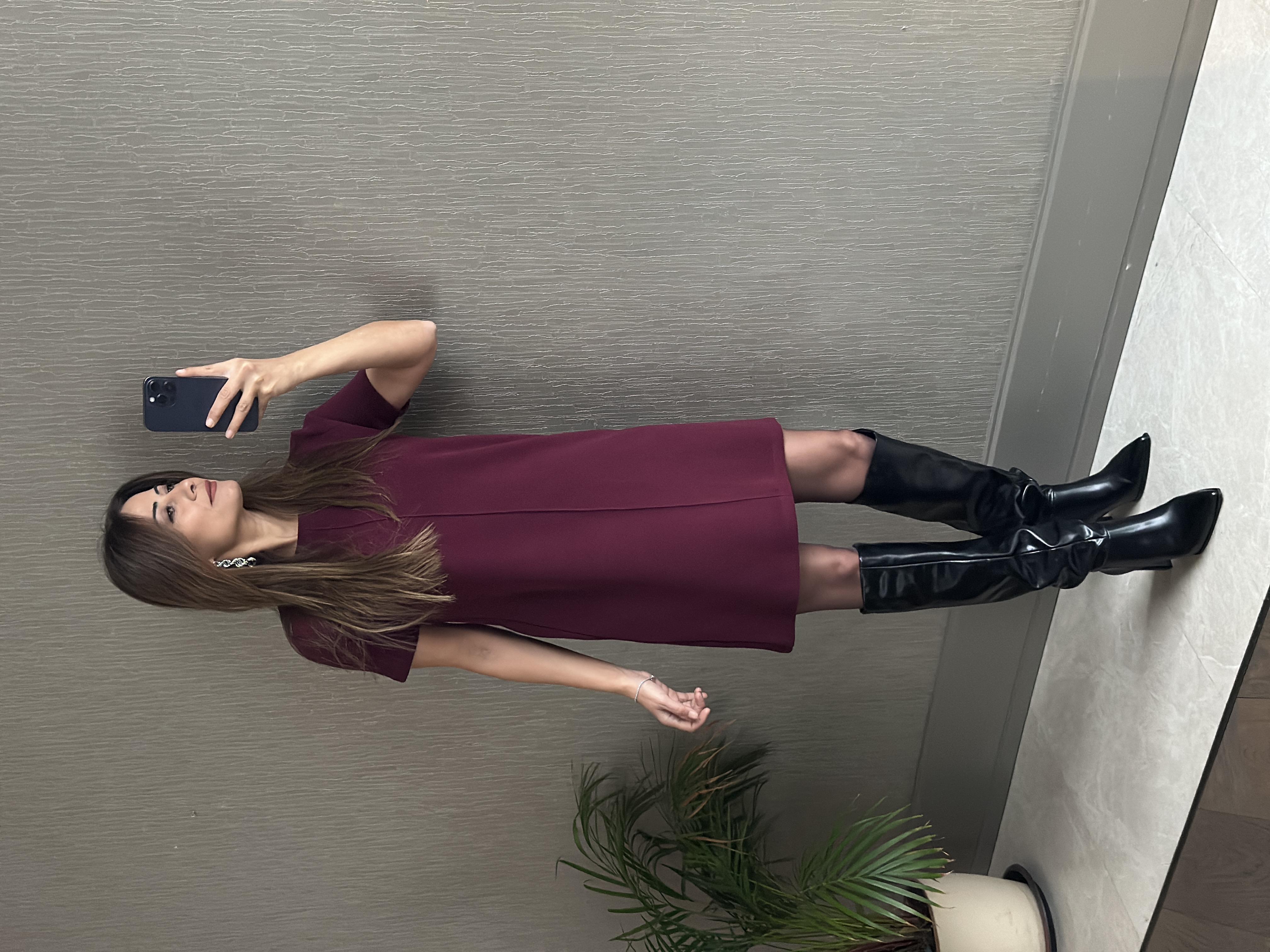 Mürdüm Kısa Kol Bisiklet Yaka Fitilli Kadife Kadın Mini Elbise