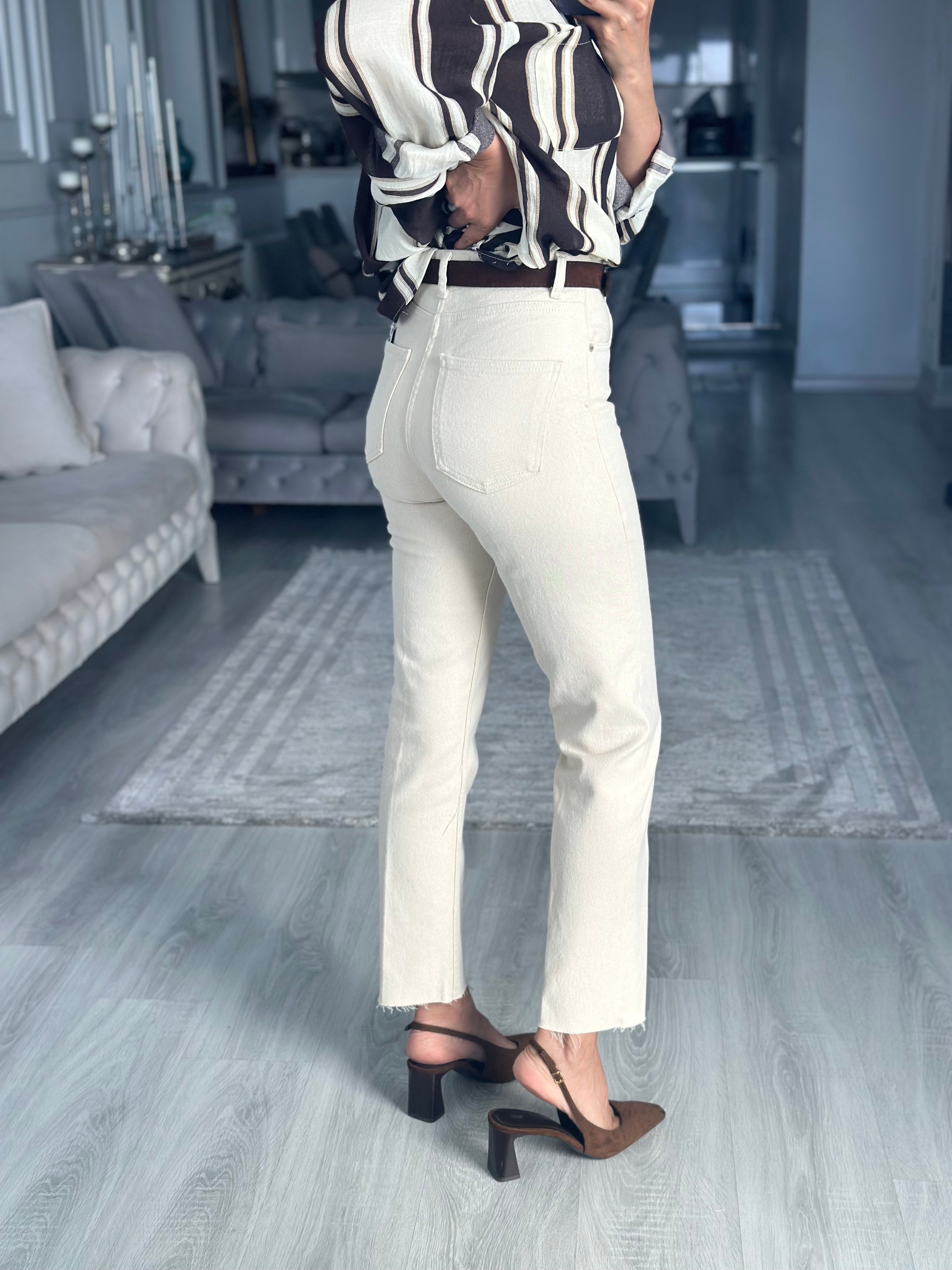 Naturel Kemerli Straight Cut Kadın Jean Pantolon
