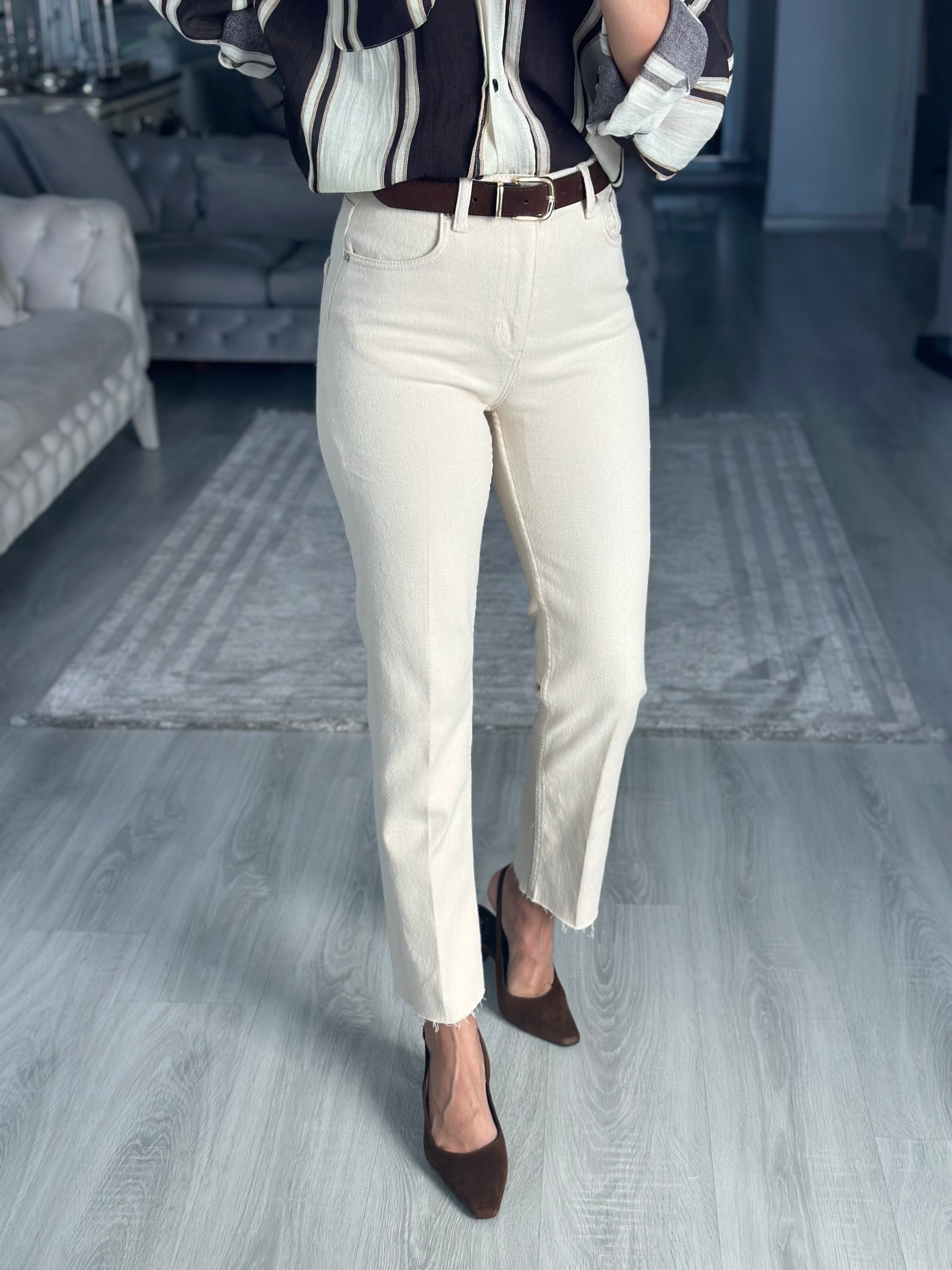 Naturel Kemerli Straight Cut Kadın Jean Pantolon
