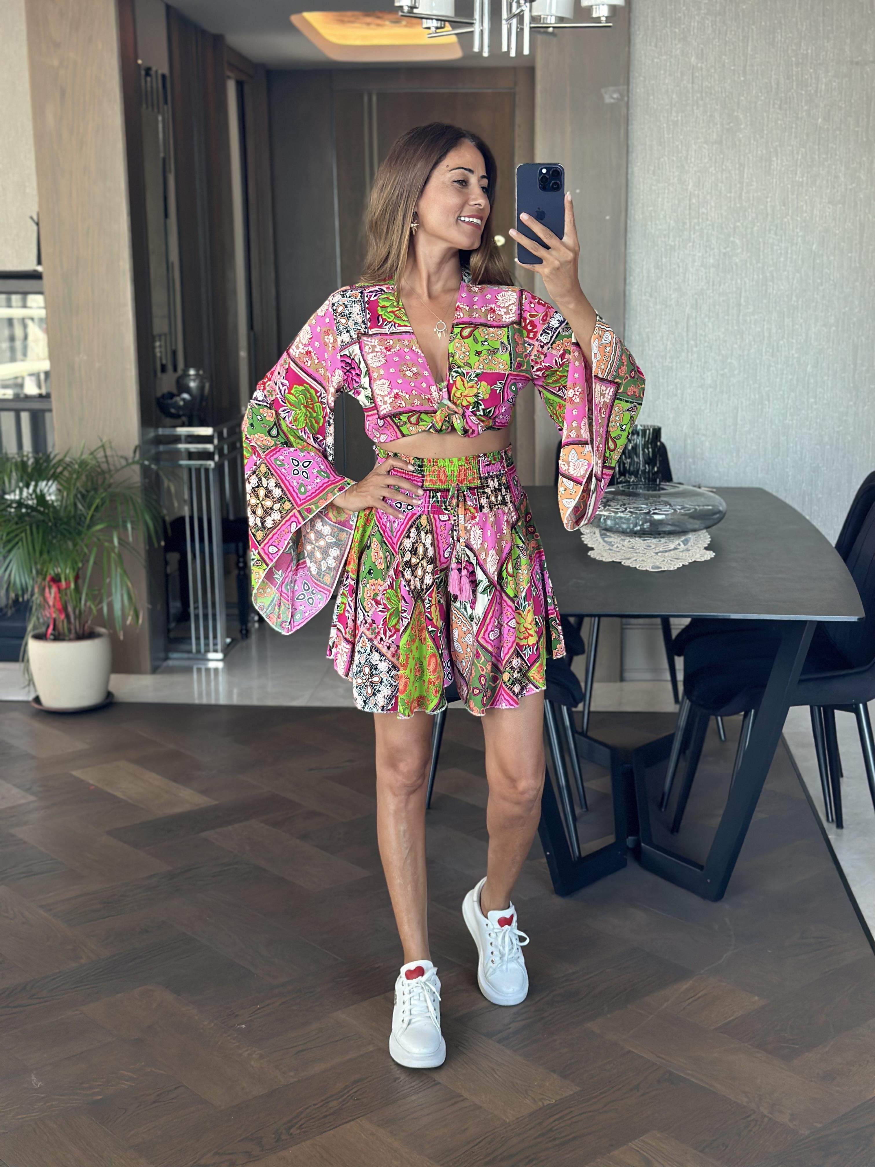 Pembe Desenli Bağlamalı Geniş Kol Bluz Şort Kadın Alt Üst Takım