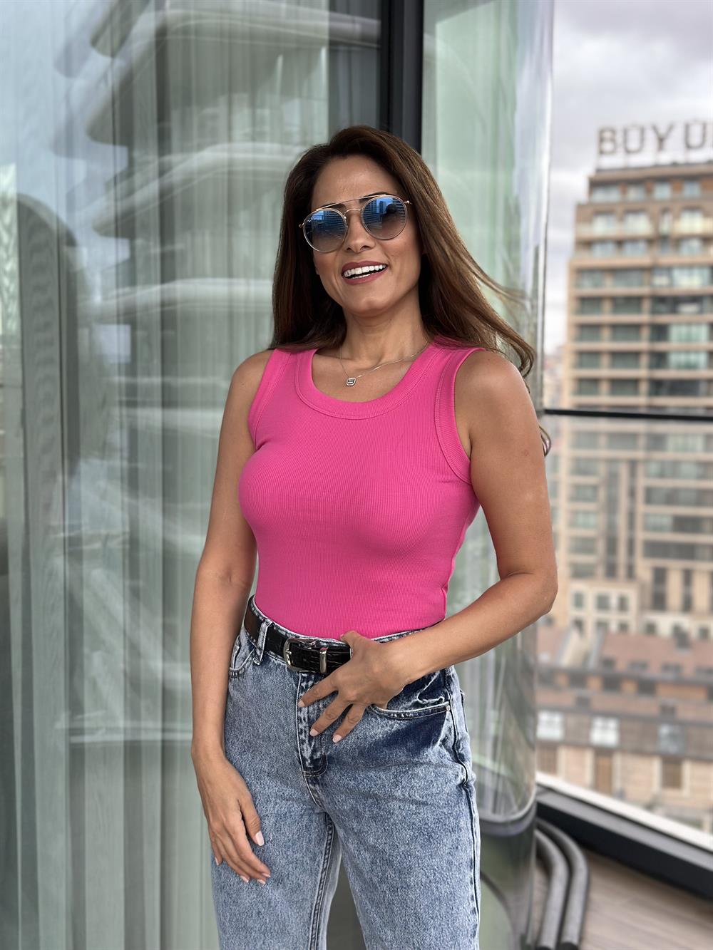 Pembe Geniş Biyeli Halter Yaka Kadın Atlet