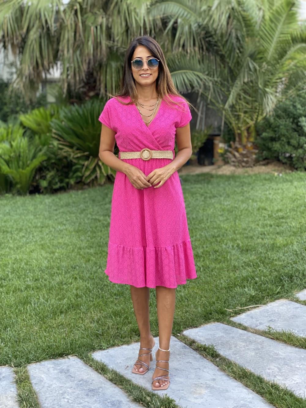 Pembe Hasır Kemerli Kruvaze Yaka Örme Brode Kadın Elbise