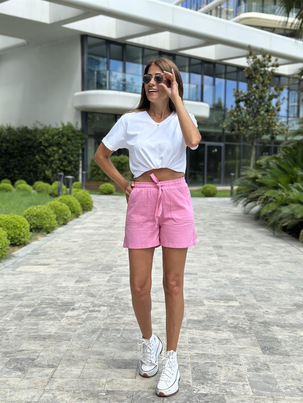 Pembe Kanguru Cep Gabardin Kadın Şort