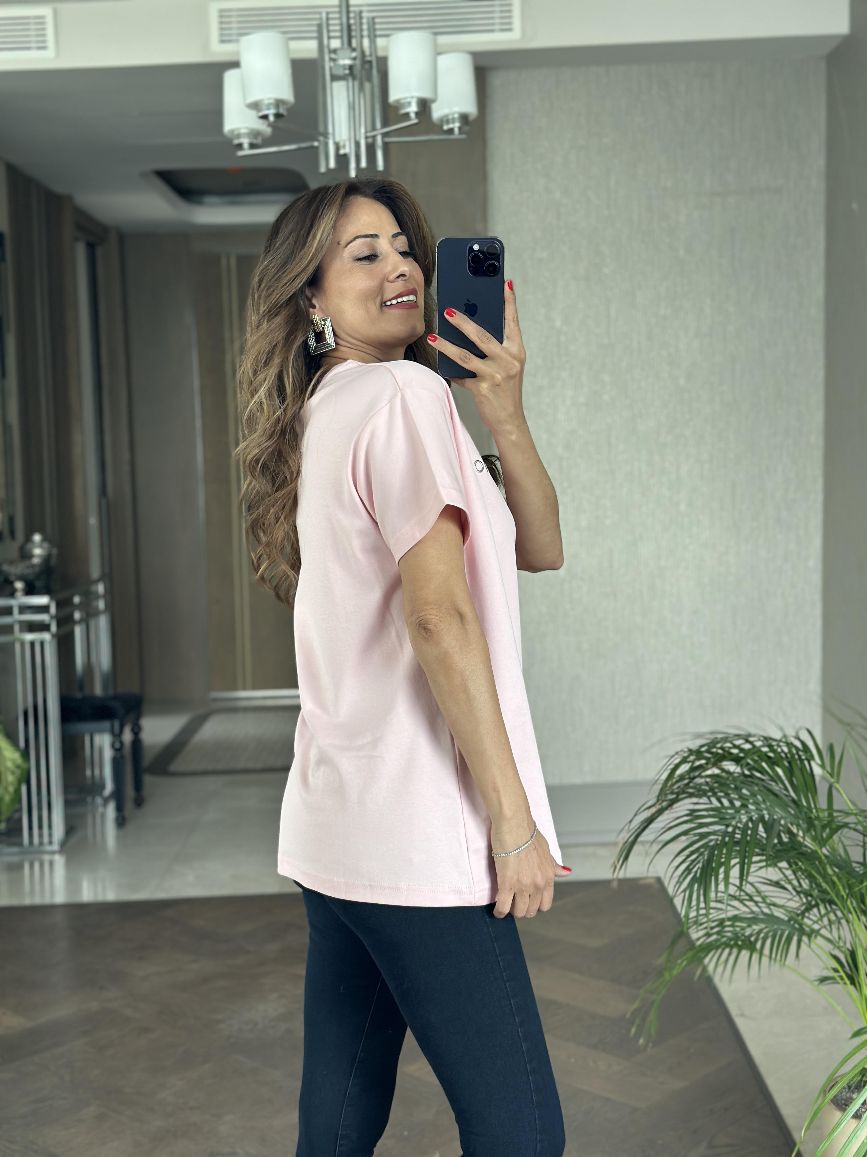 Pembe Logo Detaylı Bisiklet Yaka Basic Kadın T-Shirt