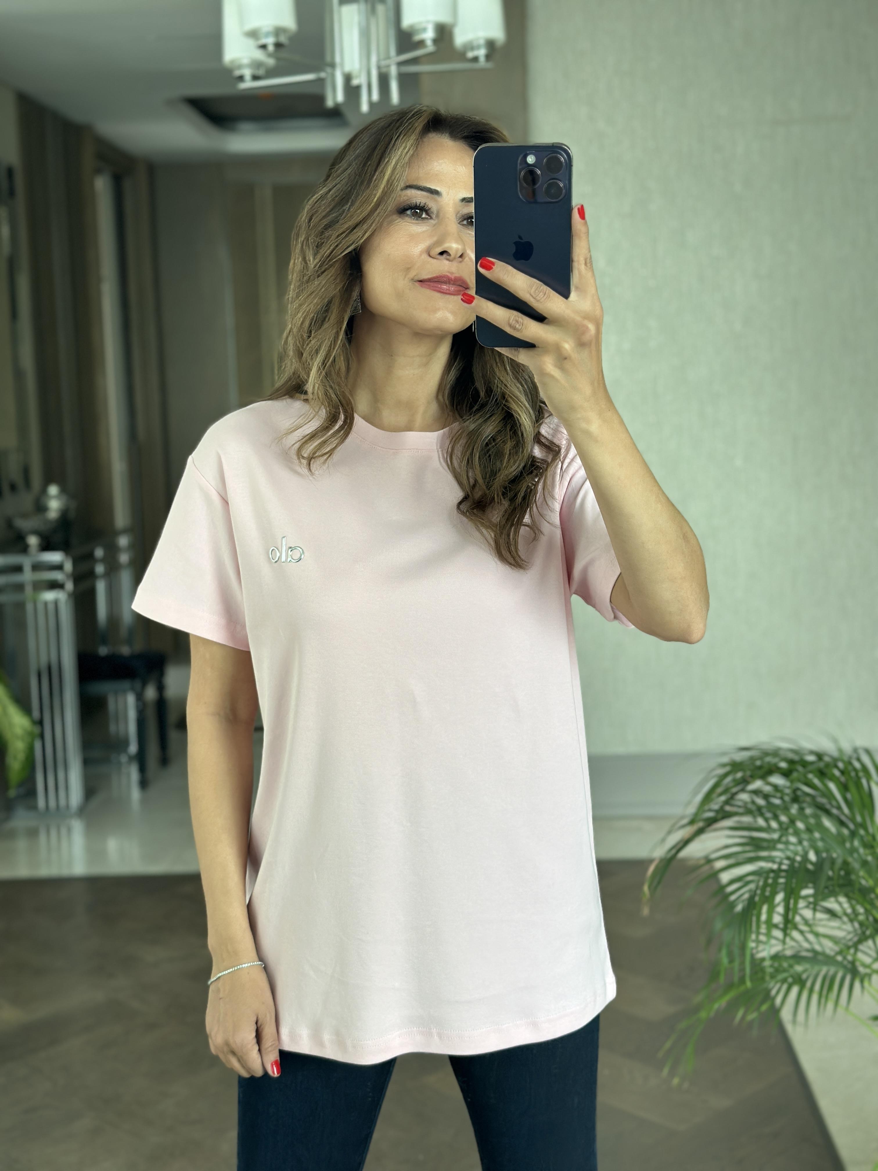 Pembe Logo Detaylı Bisiklet Yaka Basic Kadın T-Shirt