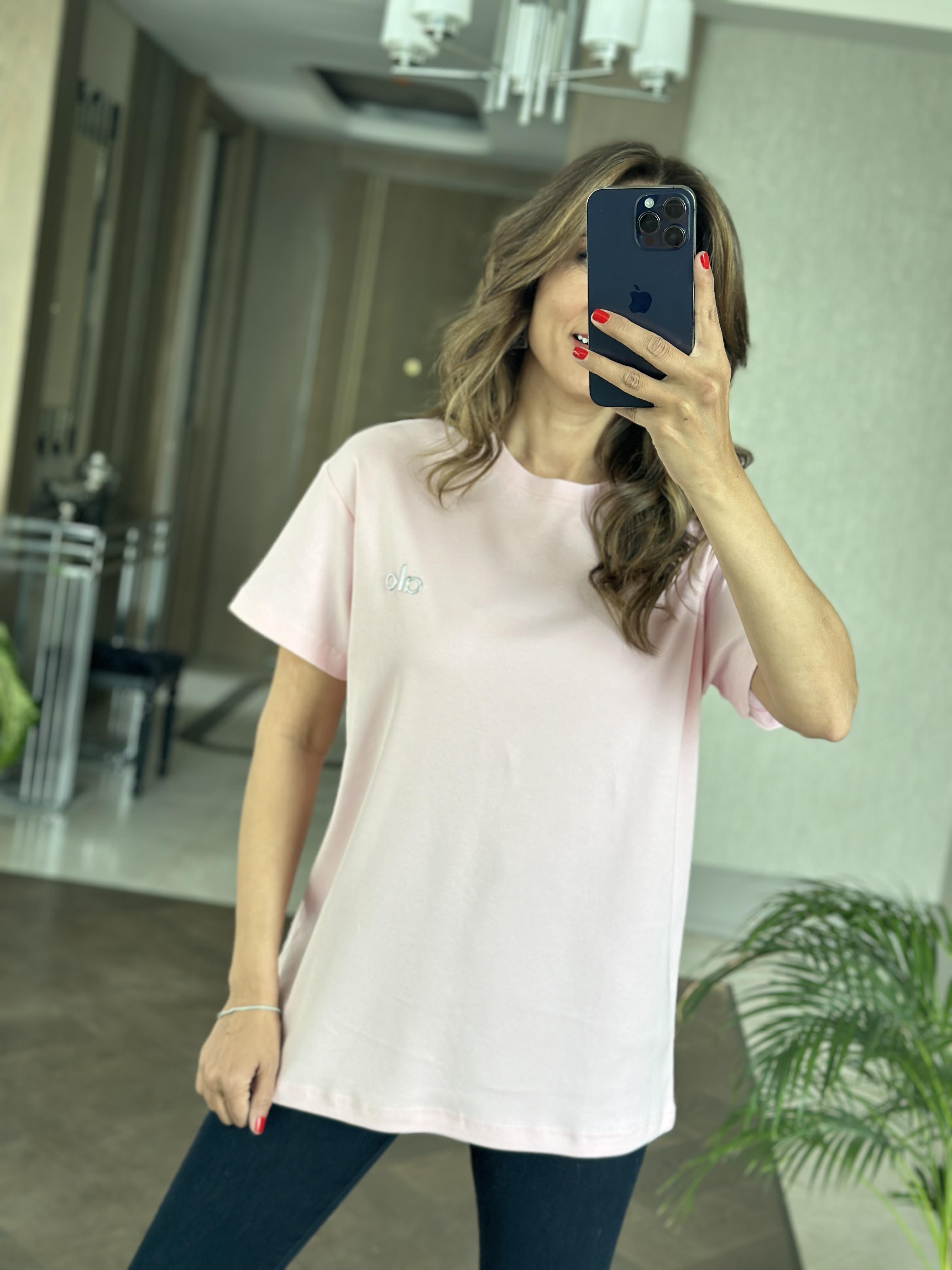 Pembe Logo Detaylı Bisiklet Yaka Basic Kadın T-Shirt
