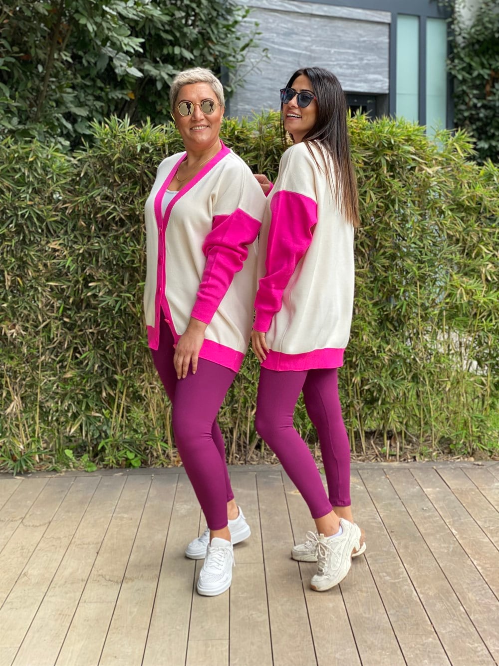 Pembe Şerit Detaylı Düğmeli Kadın Hırka