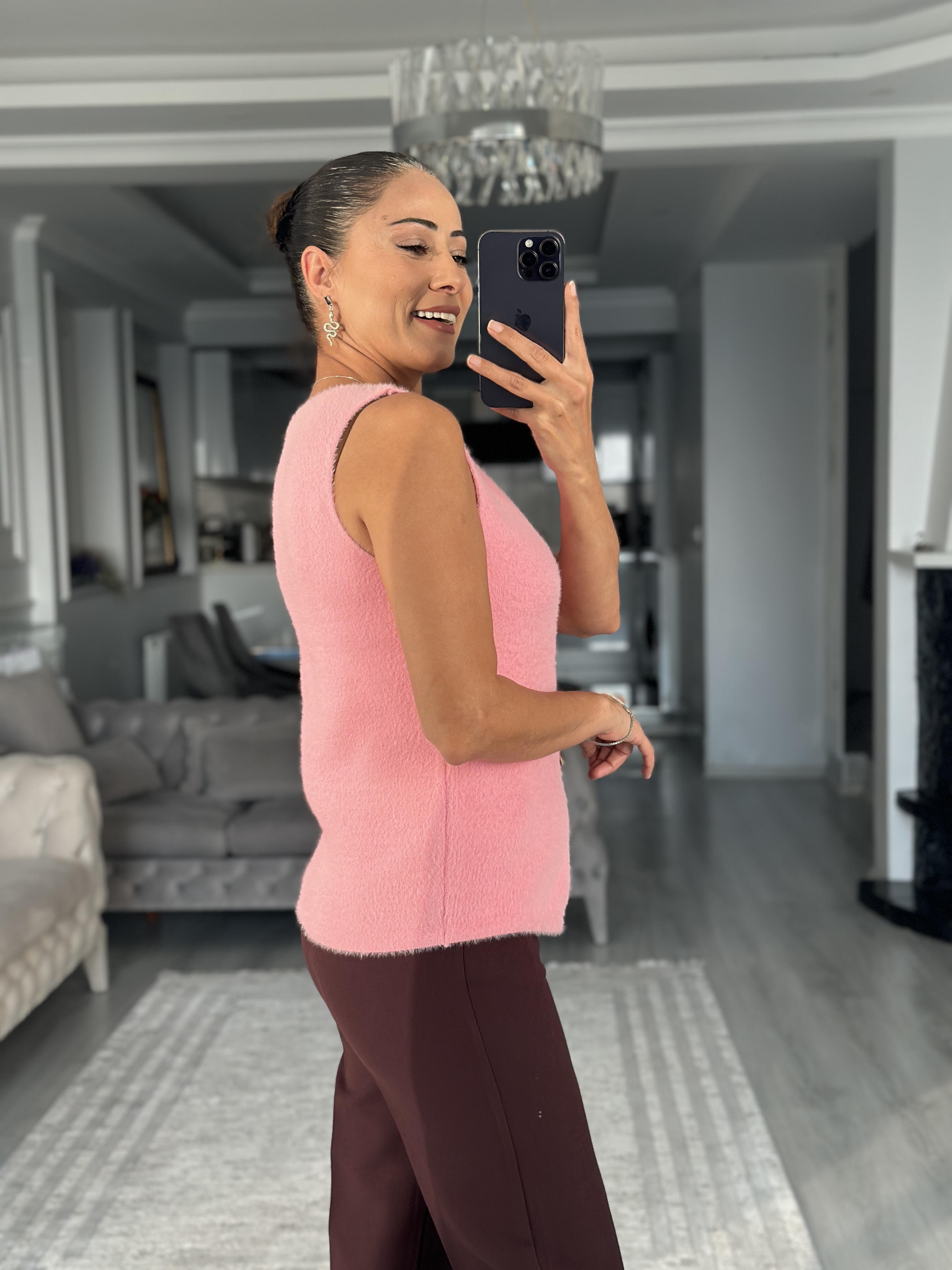 Pembe Sıfır Kol Gold Aksesuarlı Sakallı Kadın Bluz