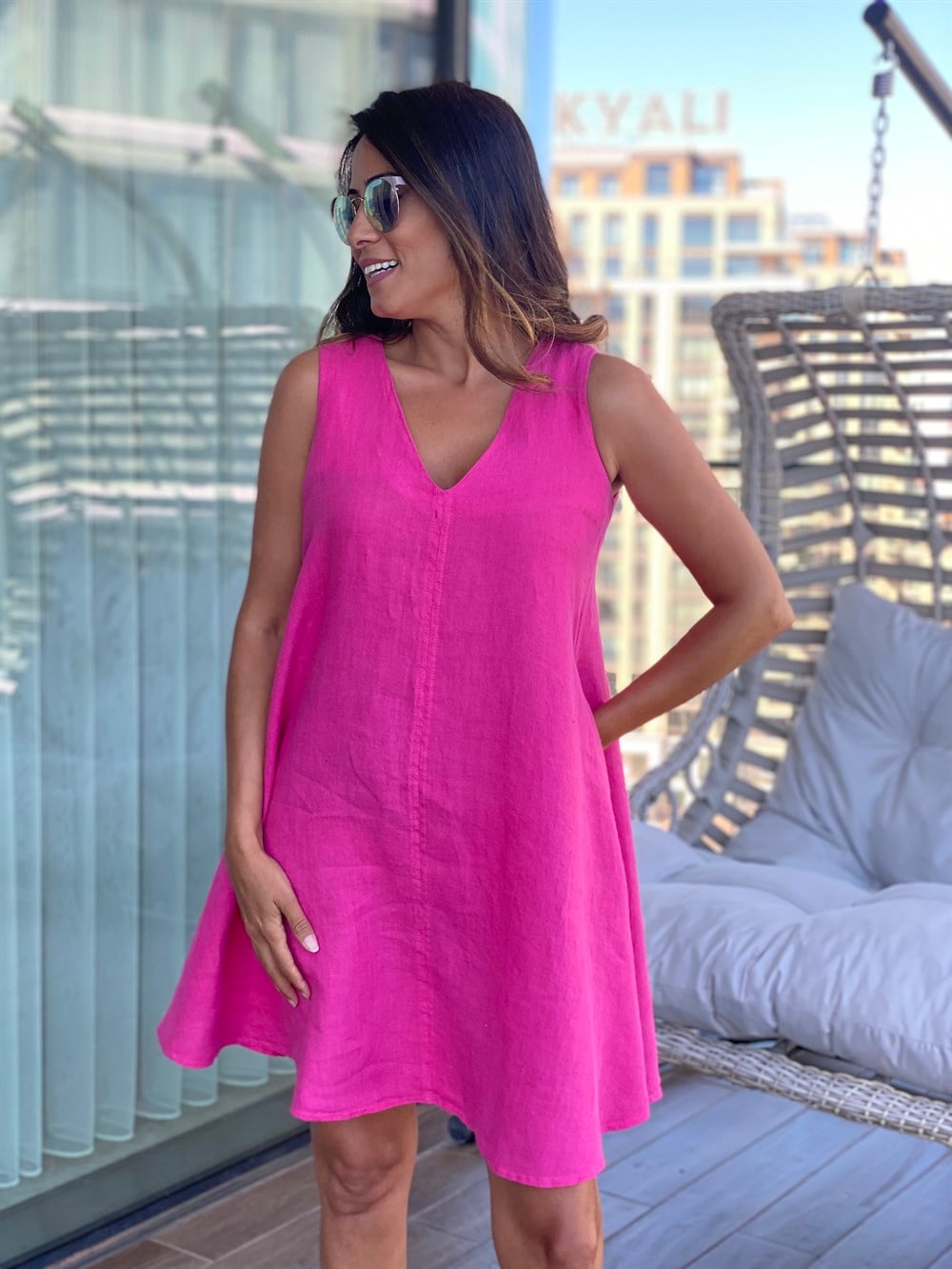 Pembe V Yaka Ham Keten Cepli Kadın Elbise