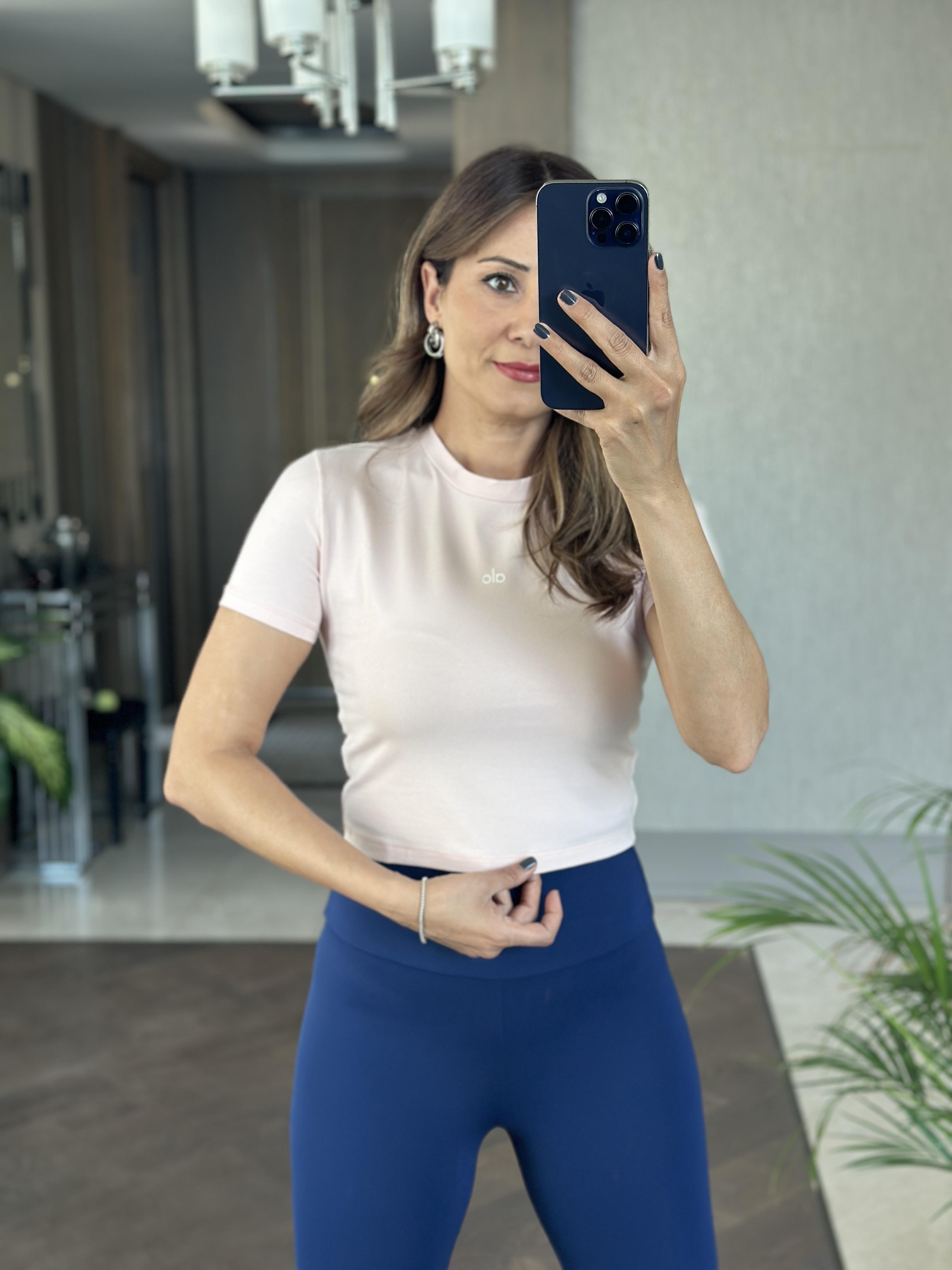 Pudra Kabartma Logo Detaylı Kadın Crop T-Shirt 