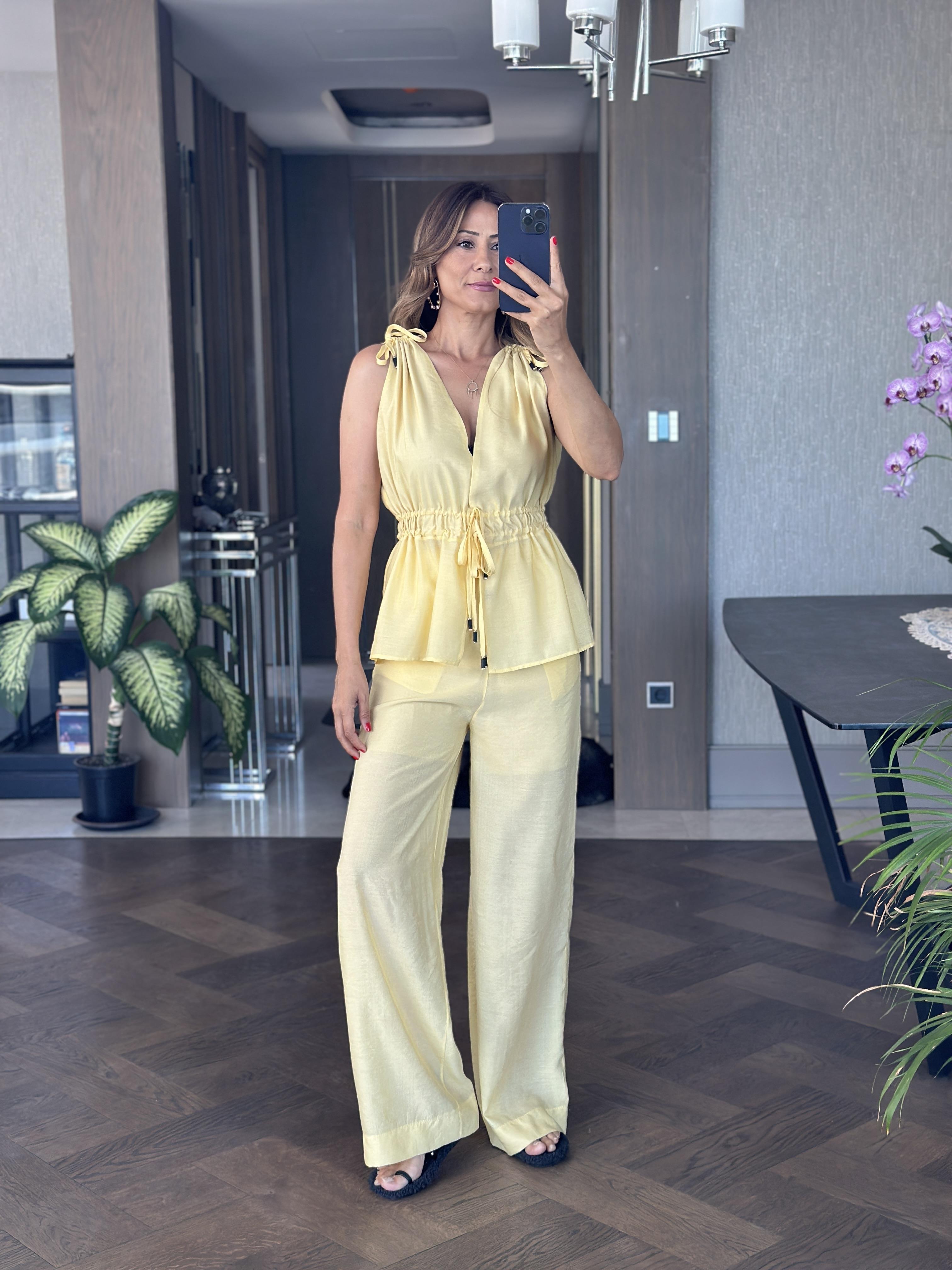 Sarı Omzu Ve Önü Bağcıklı Bluz Pantolon Kadın İkili Takım