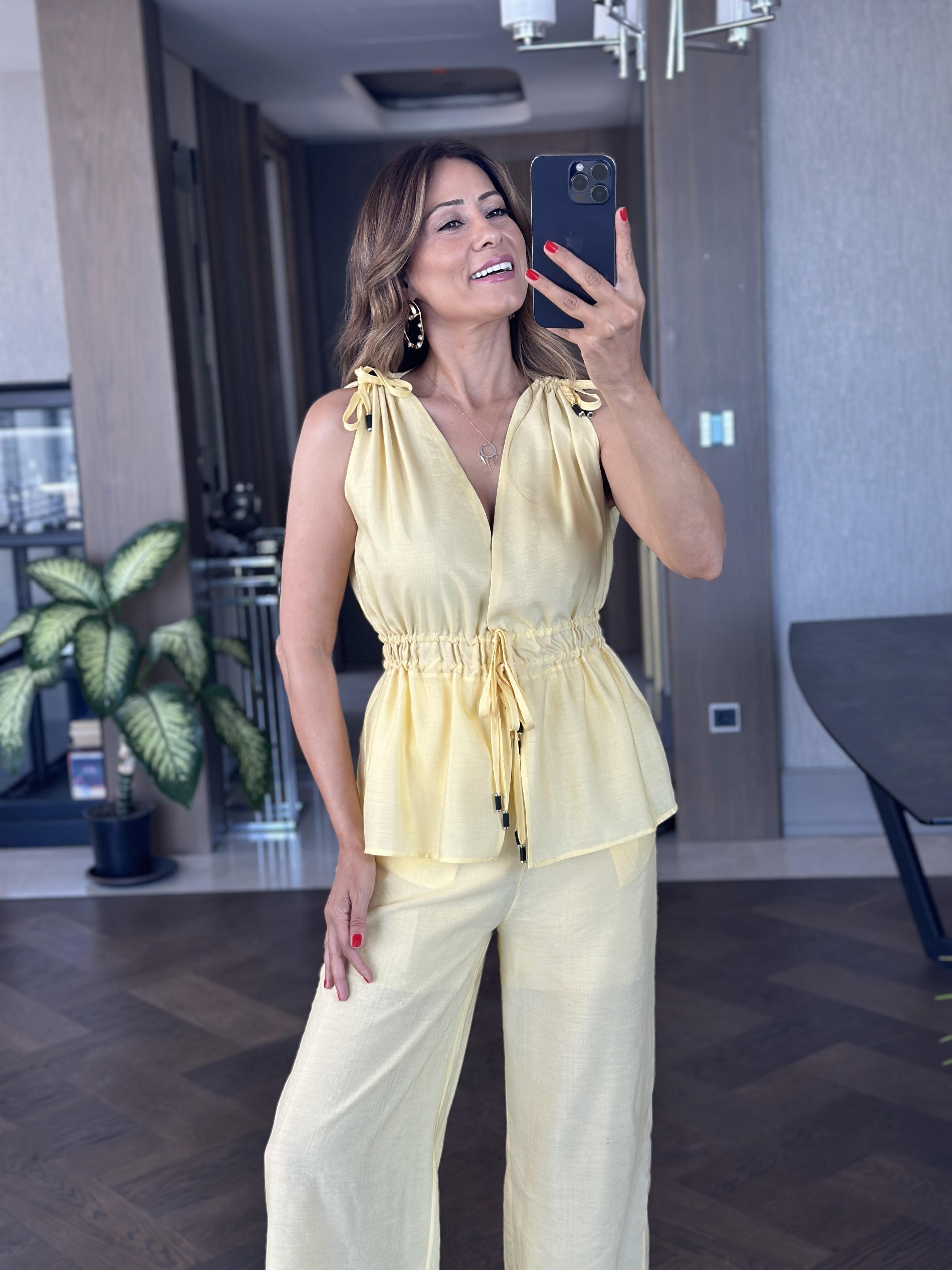 Sarı Omzu Ve Önü Bağcıklı Bluz Pantolon Kadın İkili Takım