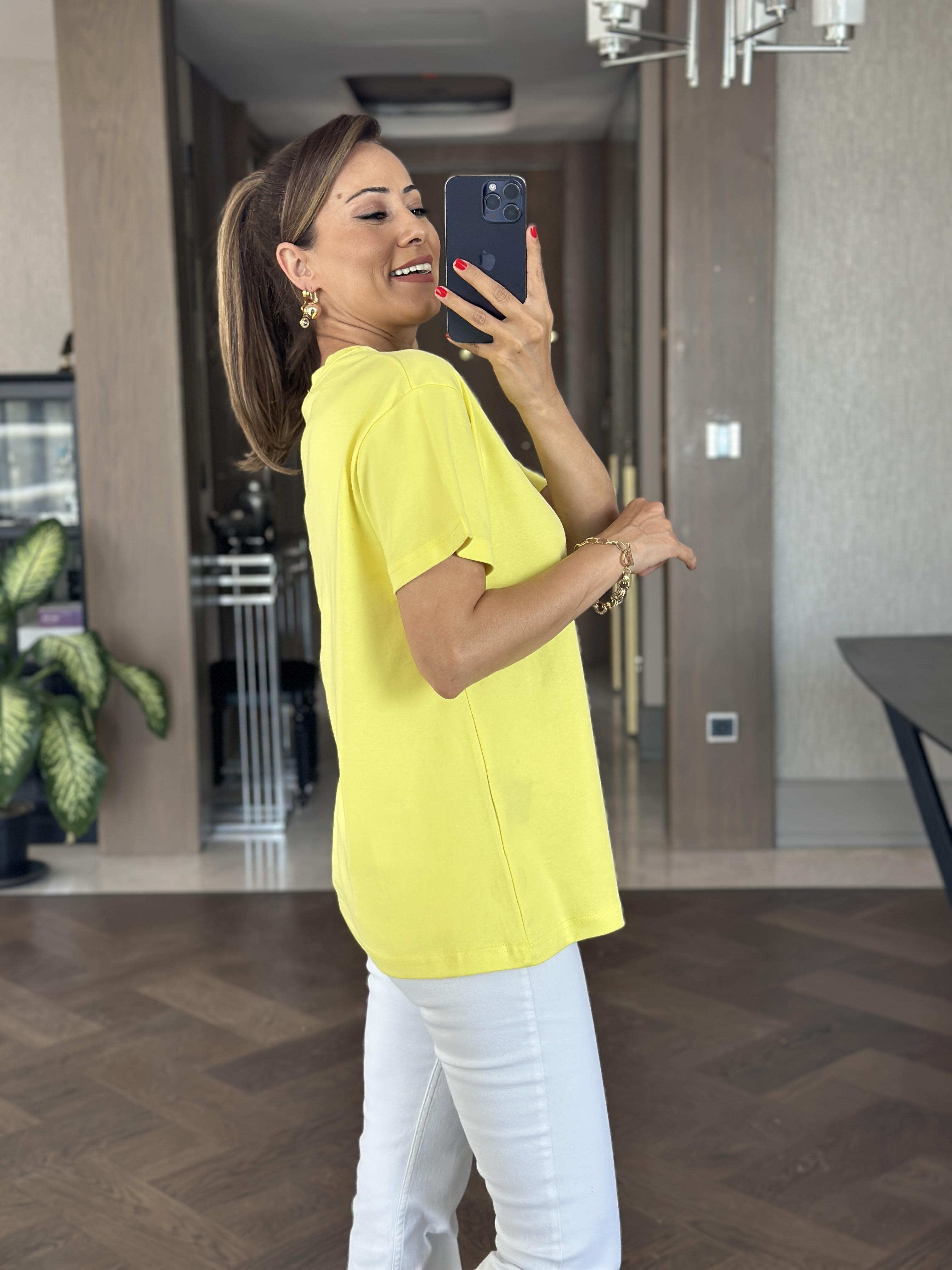 Sarı Prd Üçgen Logolu Bisiklet Yaka Kadın T-Shirt