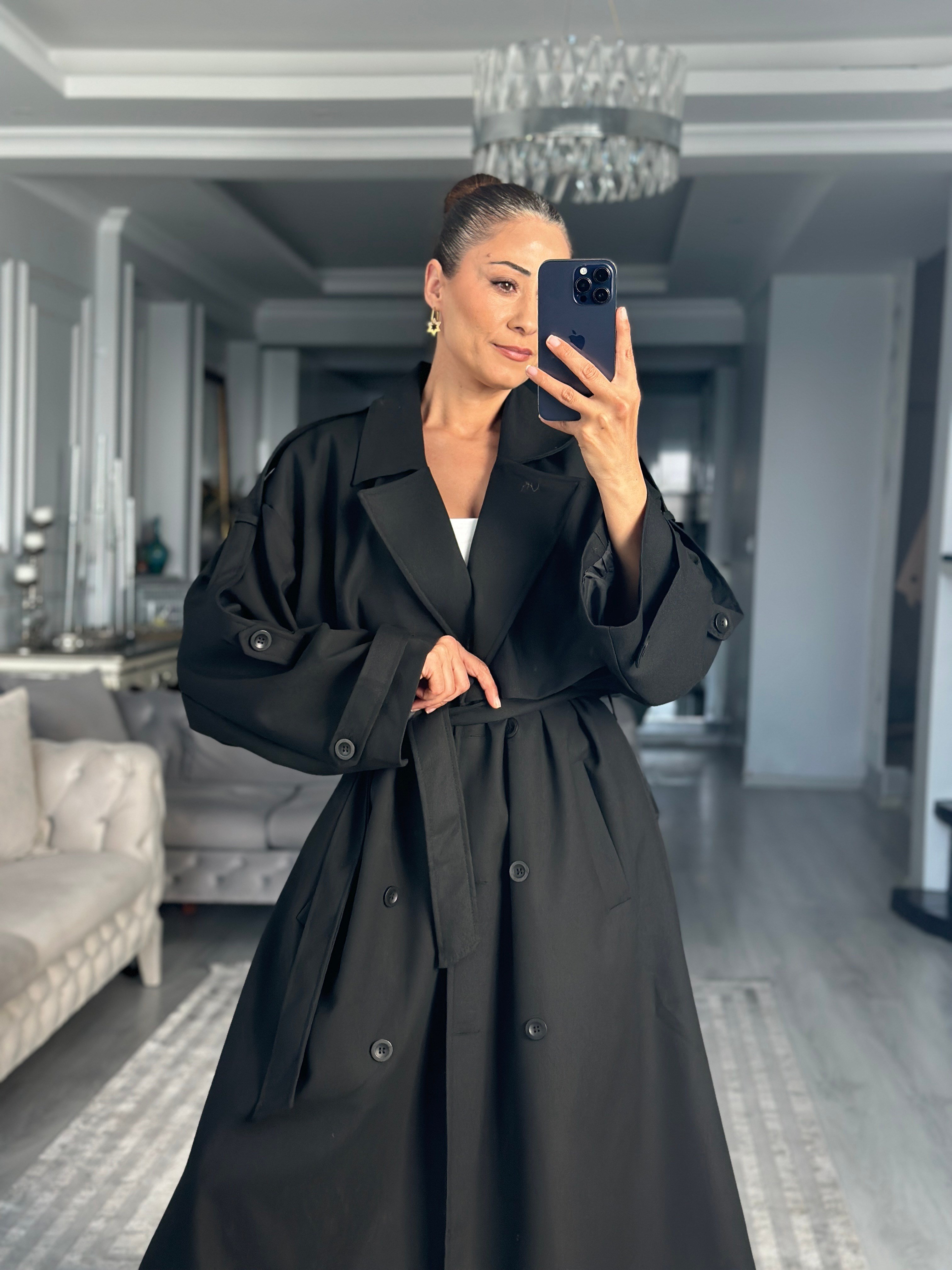 Siyah Allerli Oversize Kuşaklı Uzun Kadın Trençkot