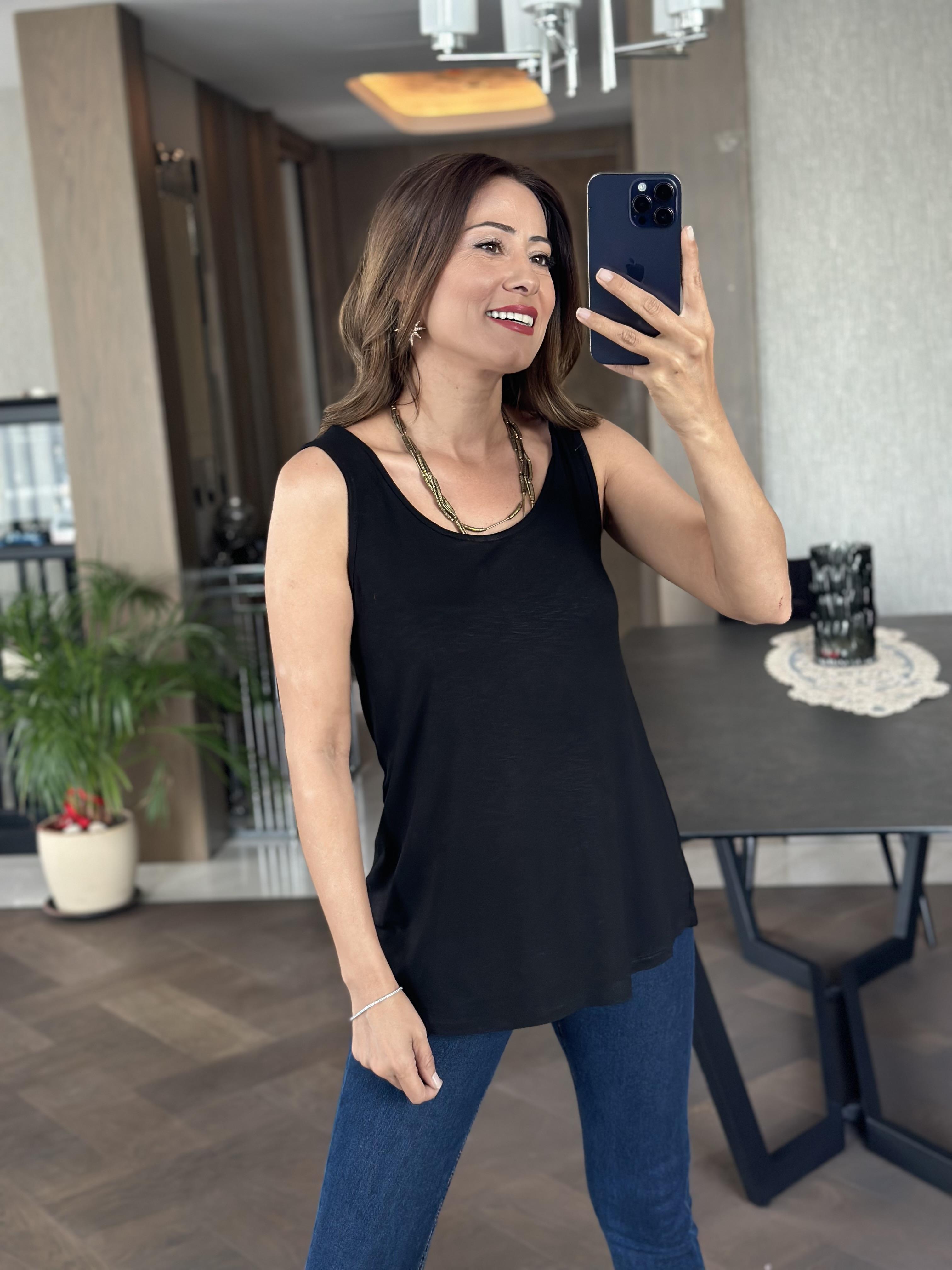 Siyah Askılı Eteği Oval Oversize Kadın Bluz