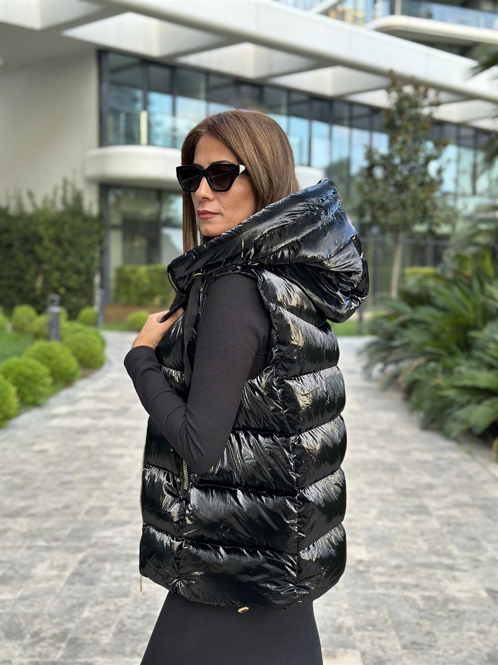 Siyah Astronot Kapüşonlu Kadın Şişme Yelek